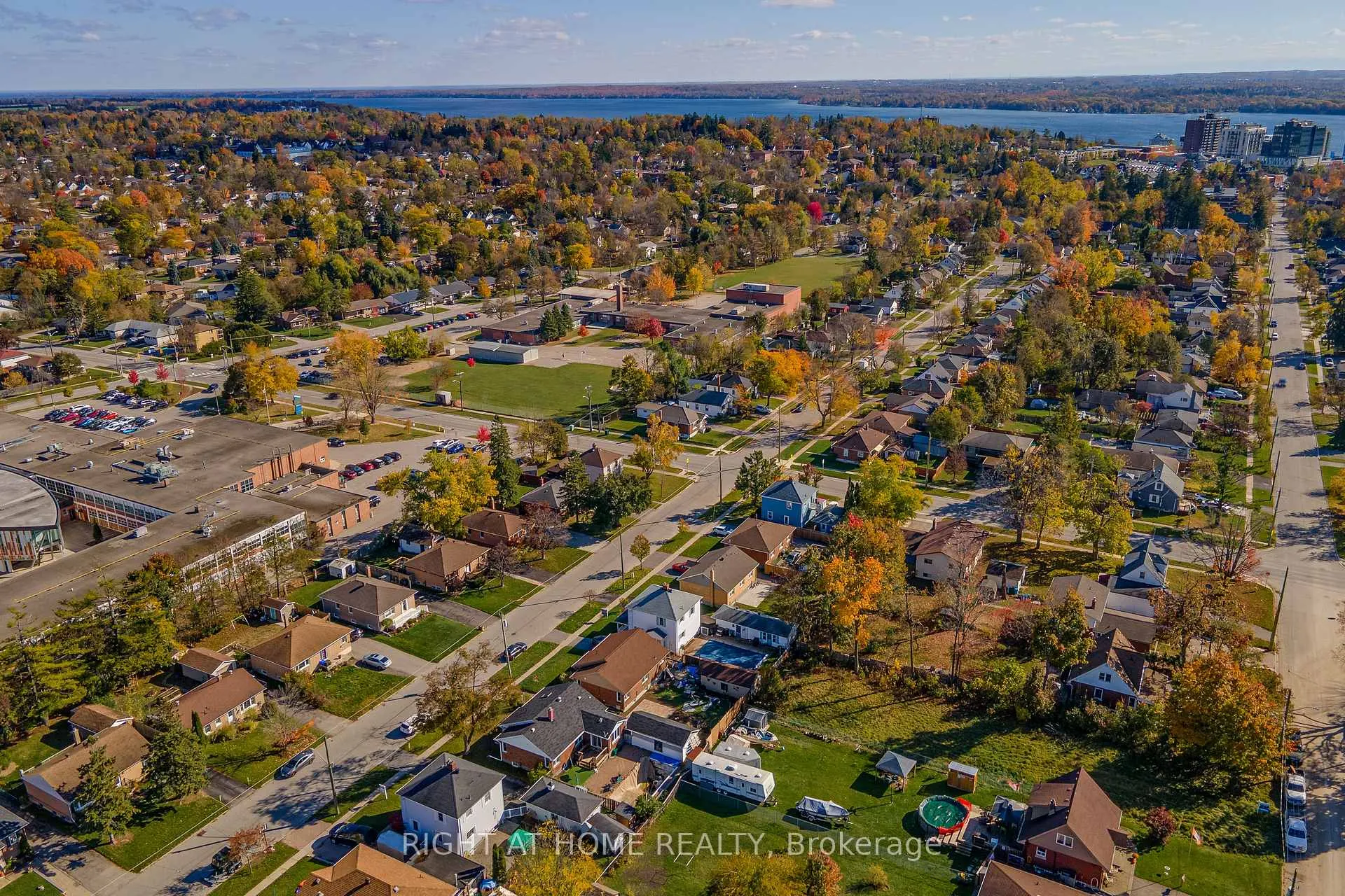 Photo 25 of 44 Newton Street, Barrie, Wellington — HOMEH