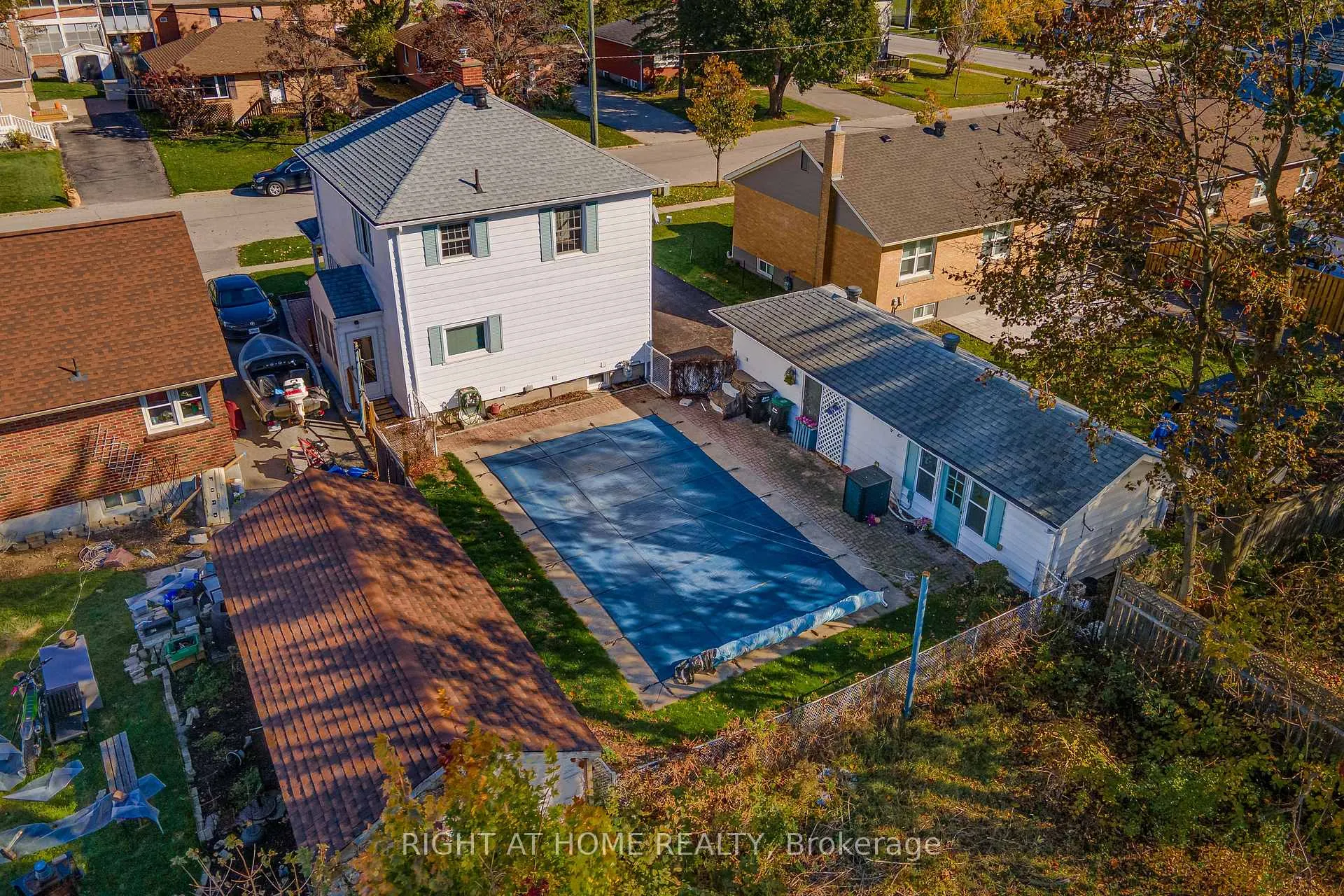 Photo 29 of 44 Newton Street, Barrie, Wellington — HOMEH