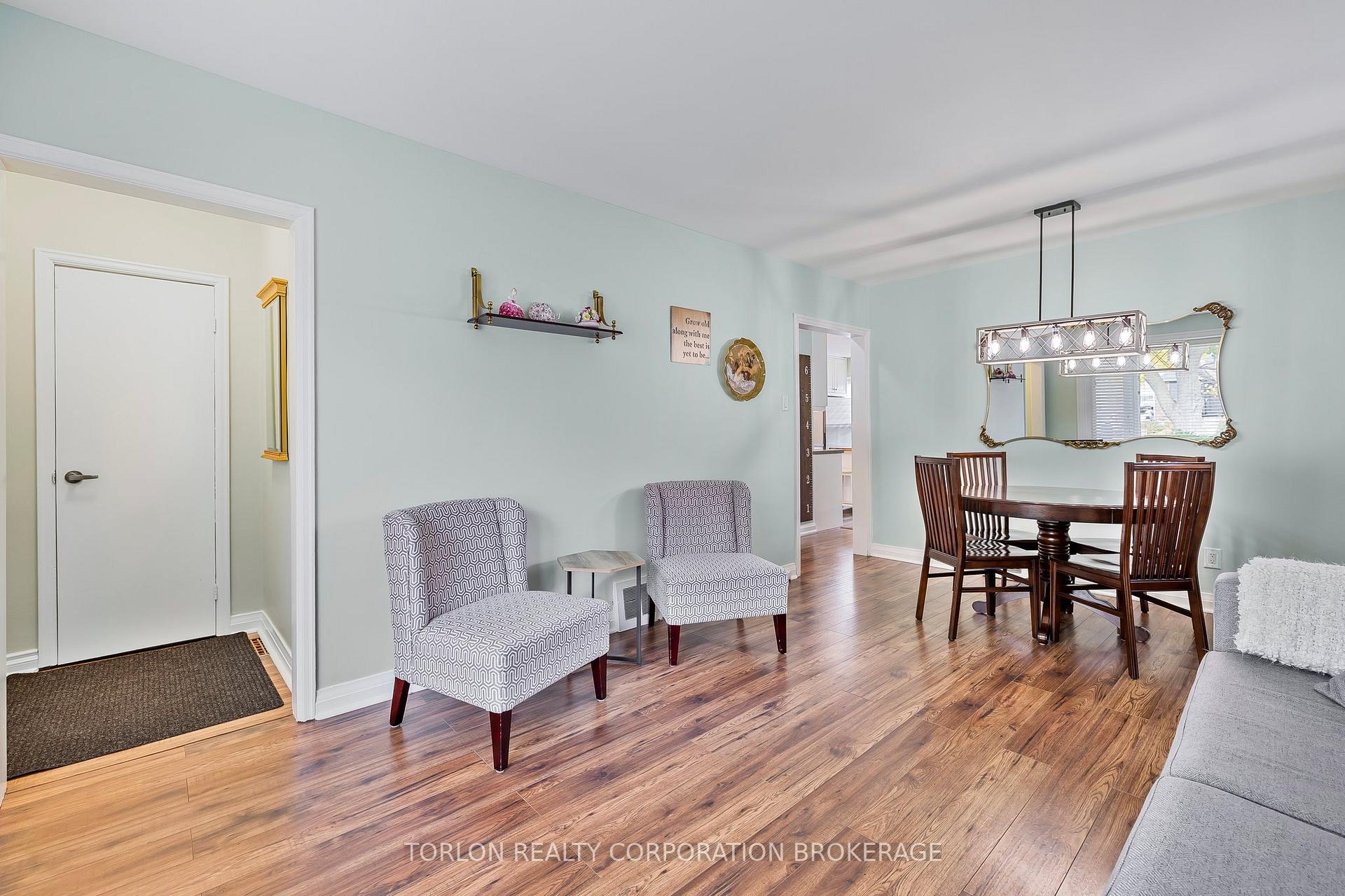 Photo 6 of 29 Mitcham Drive, Etobicoke, Alderwood — HOMEH