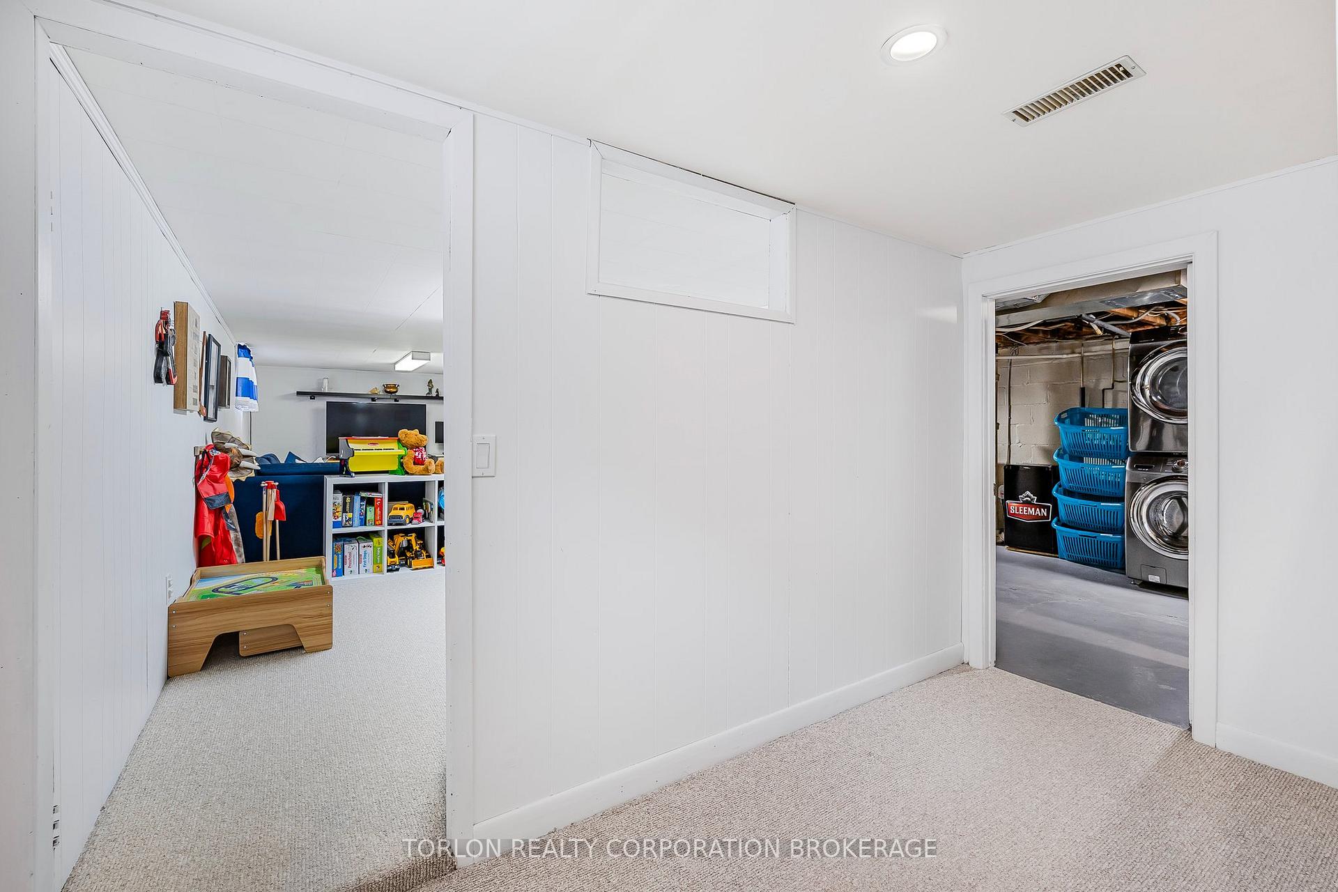 Photo 22 of 29 Mitcham Drive, Etobicoke, Alderwood — HOMEH