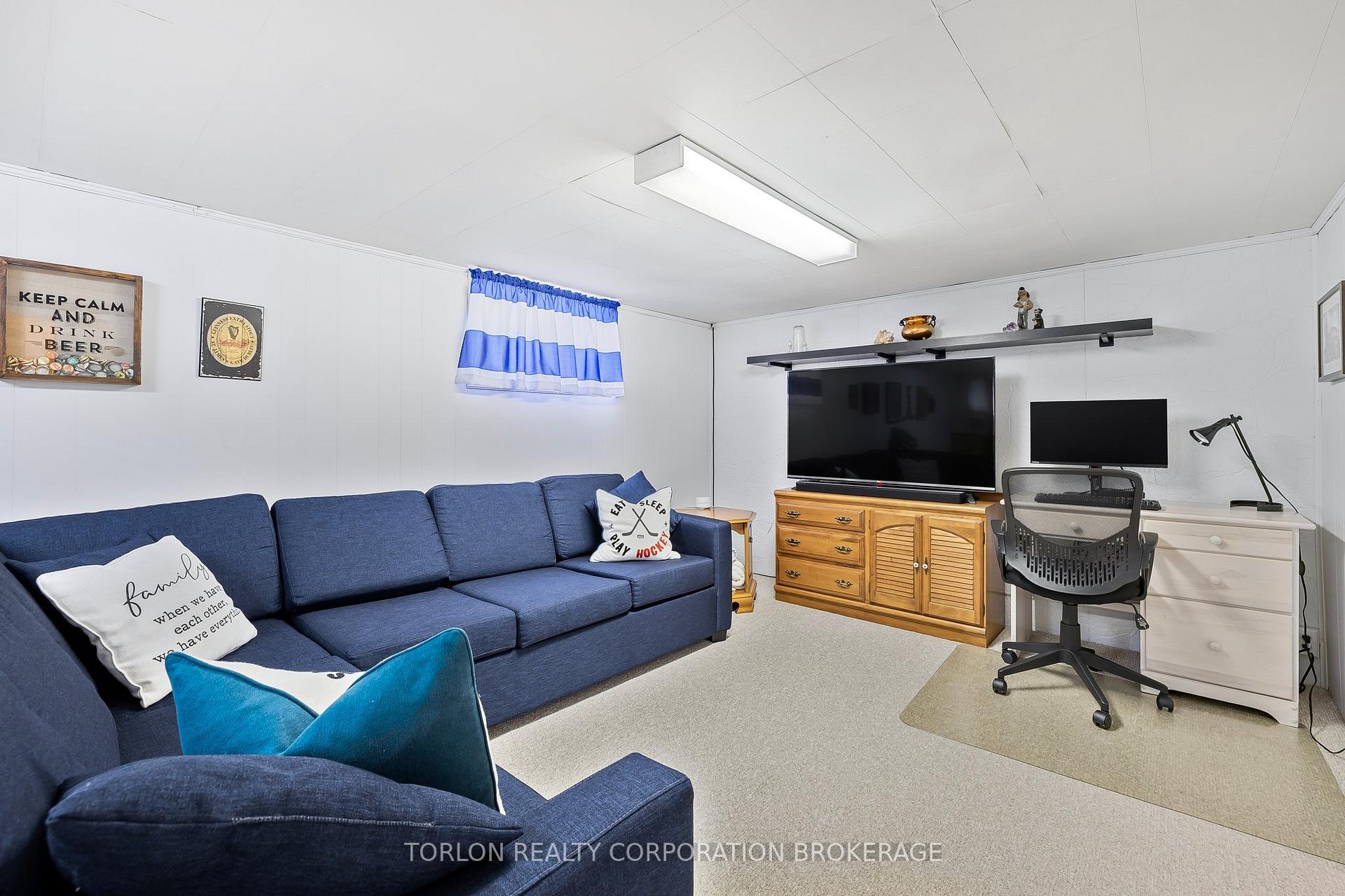 Photo 25 of 29 Mitcham Drive, Etobicoke, Alderwood — HOMEH