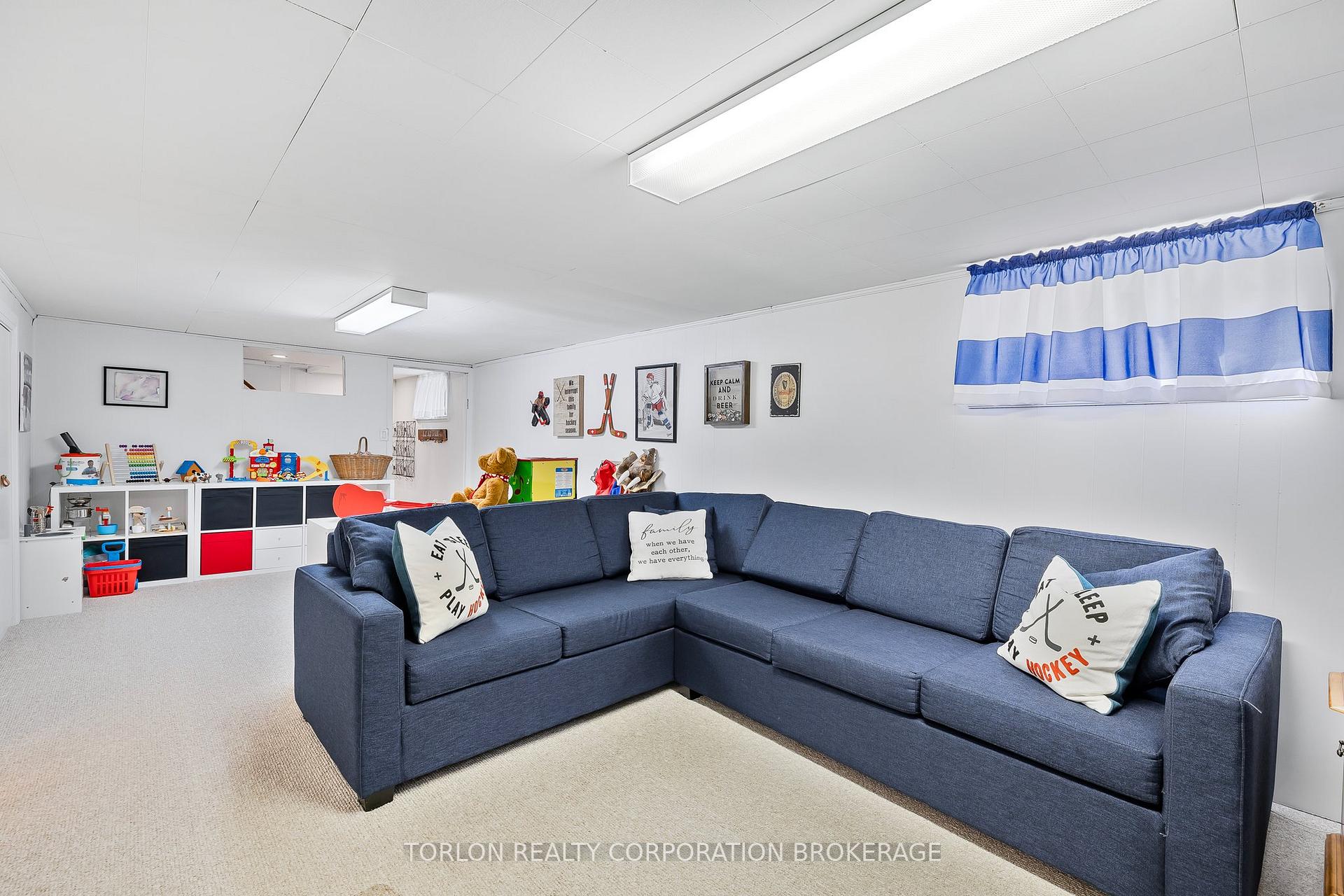 Photo 26 of 29 Mitcham Drive, Etobicoke, Alderwood — HOMEH