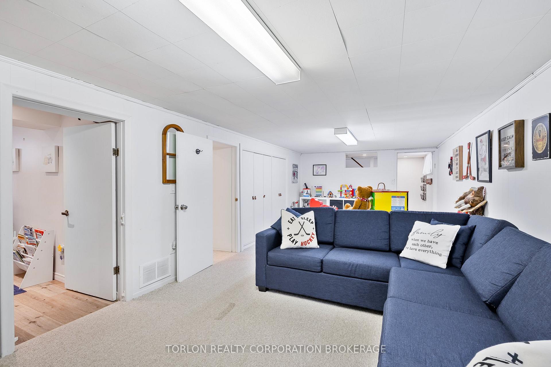 Photo 27 of 29 Mitcham Drive, Etobicoke, Alderwood — HOMEH