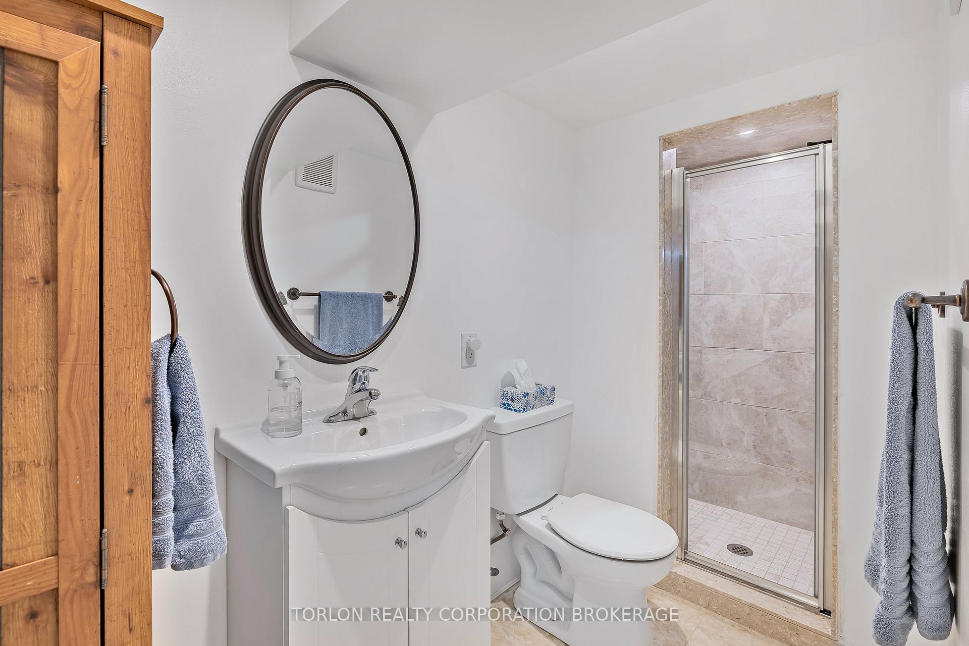 Photo 31 of 29 Mitcham Drive, Etobicoke, Alderwood — HOMEH