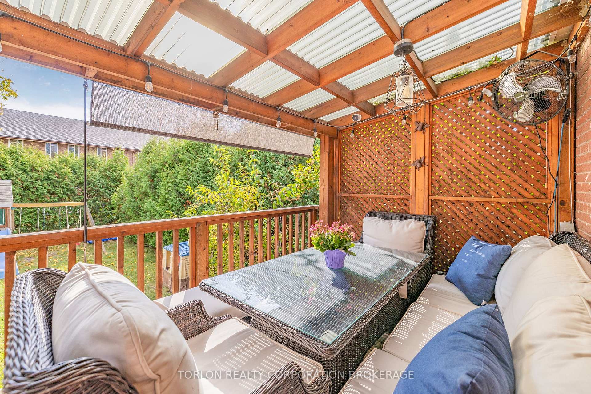 Photo 33 of 29 Mitcham Drive, Etobicoke, Alderwood — HOMEH