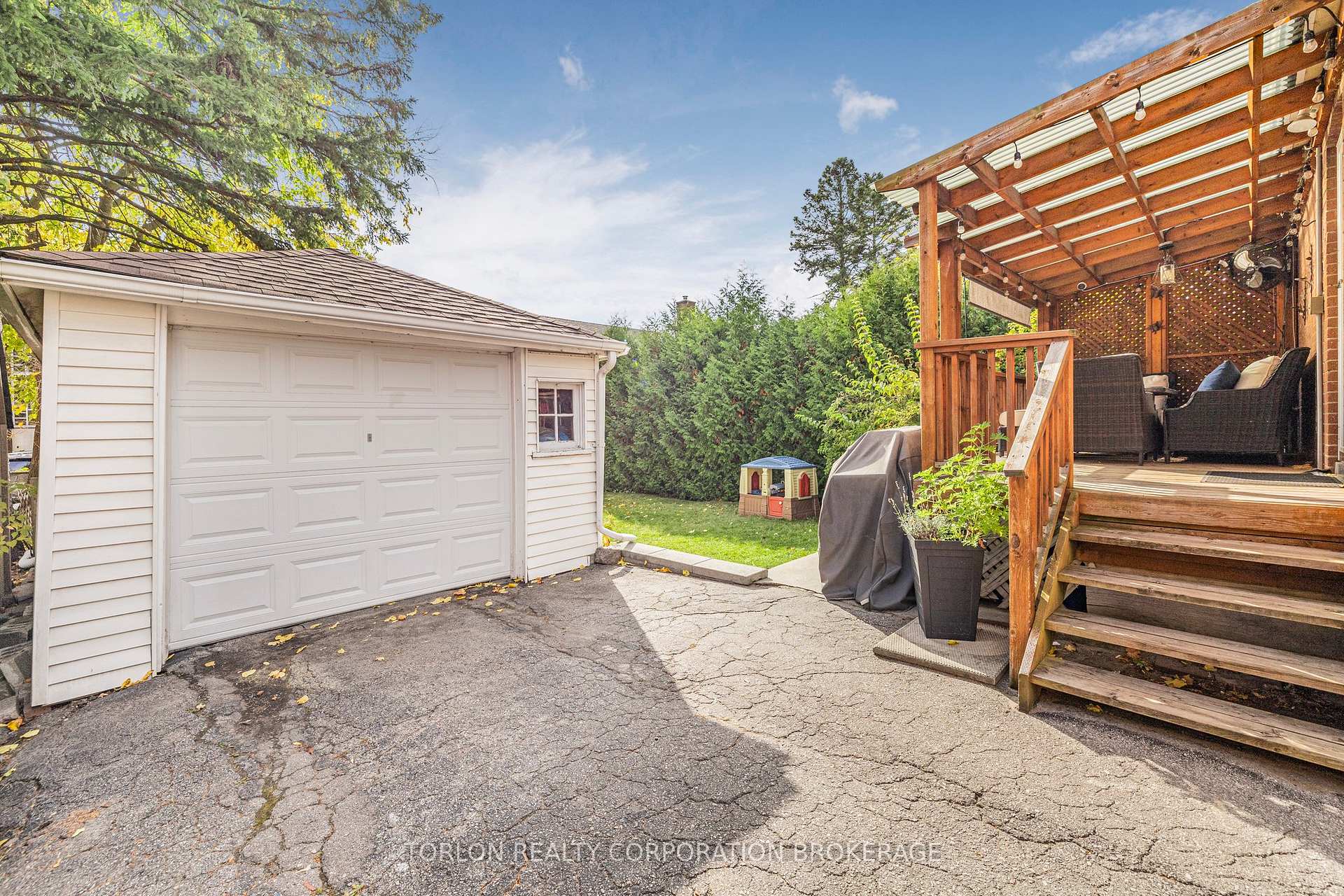 Photo 35 of 29 Mitcham Drive, Etobicoke, Alderwood — HOMEH