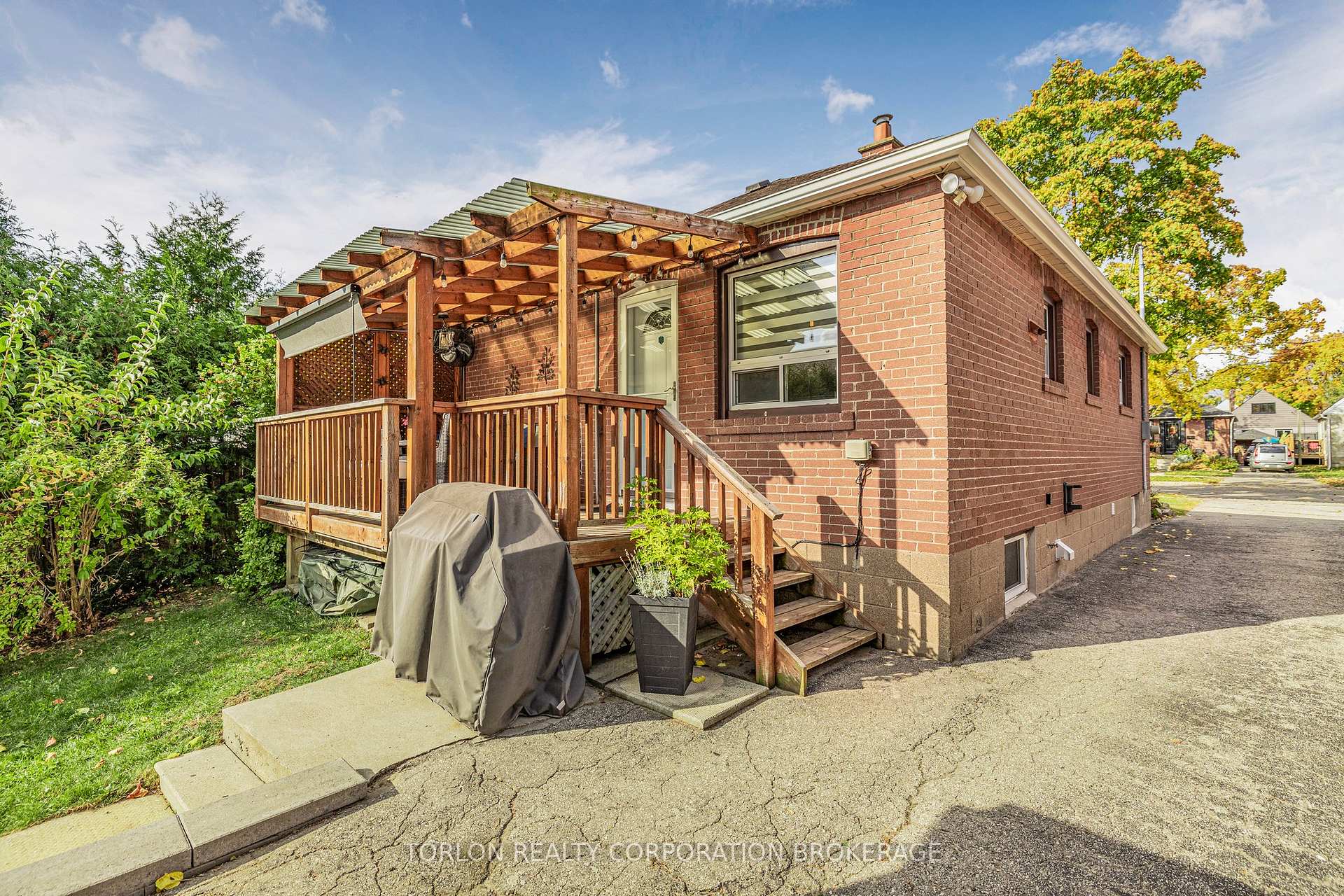 Photo 39 of 29 Mitcham Drive, Etobicoke, Alderwood — HOMEH