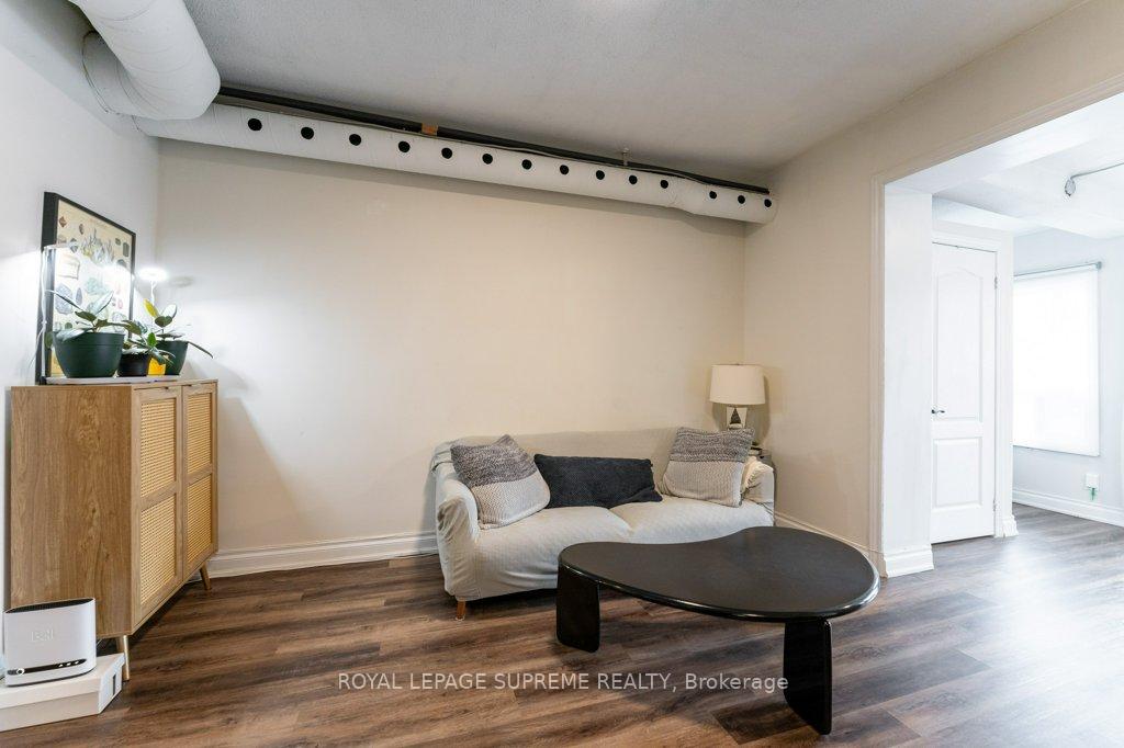 Photo 3 of Unit 2, 827 College Street, Toronto, Trinity-Bellwoods — HOMEH