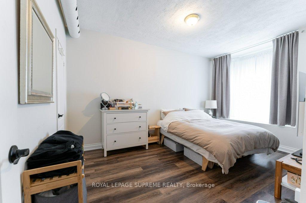 Photo 2 of Unit 2, 827 College Street, Toronto, Trinity-Bellwoods — HOMEH