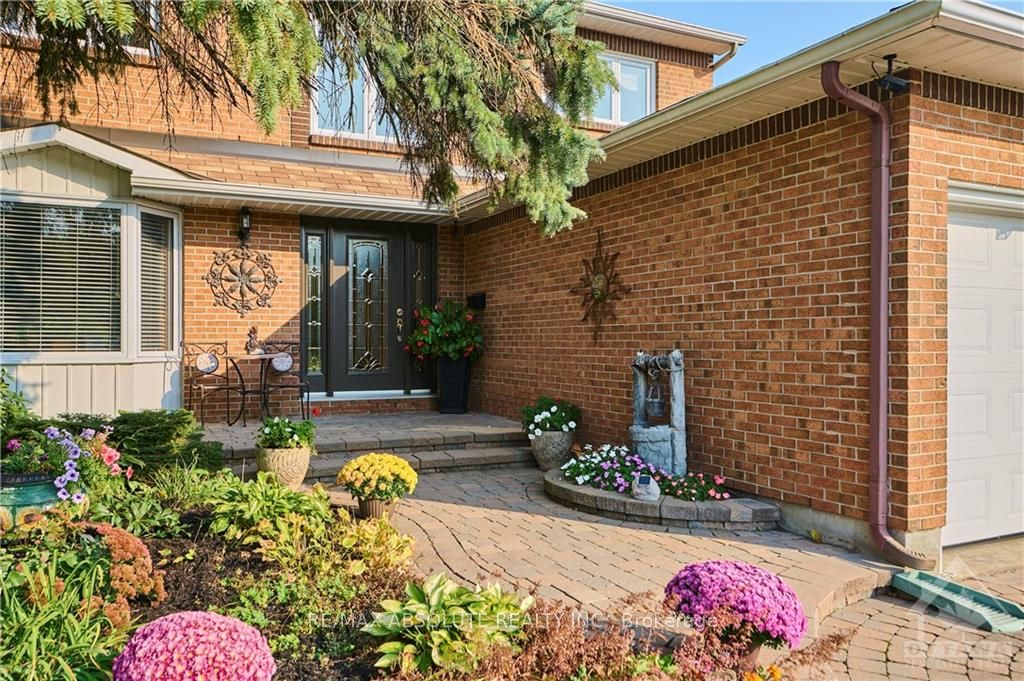 Photo 32 of 1505 Forest Valley Drive, Ottawa, Chapel Hill — HOMEH