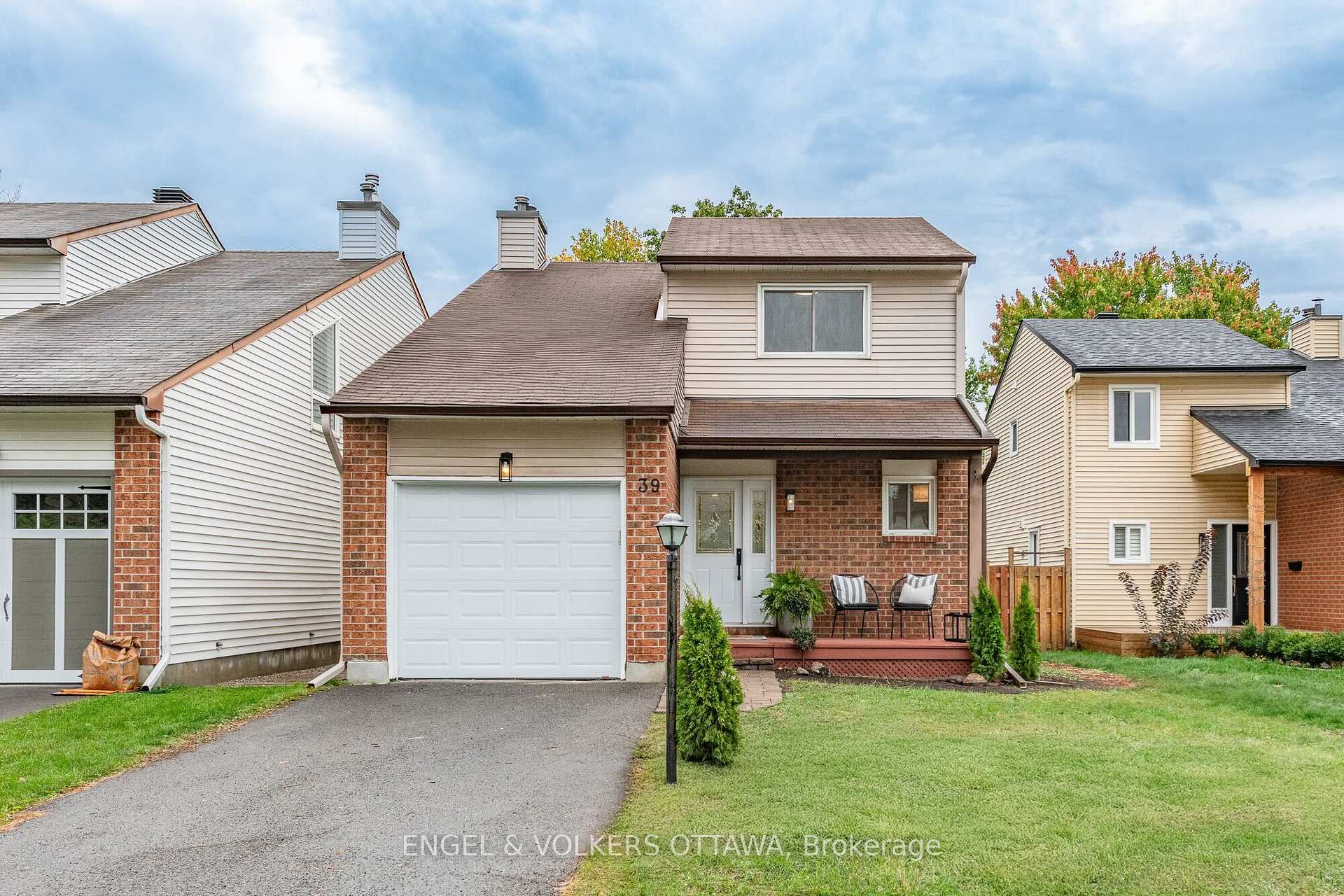 Photo 1 of 39 Benlark Road, Ottawa, Barrhaven - On the Green — HOMEH