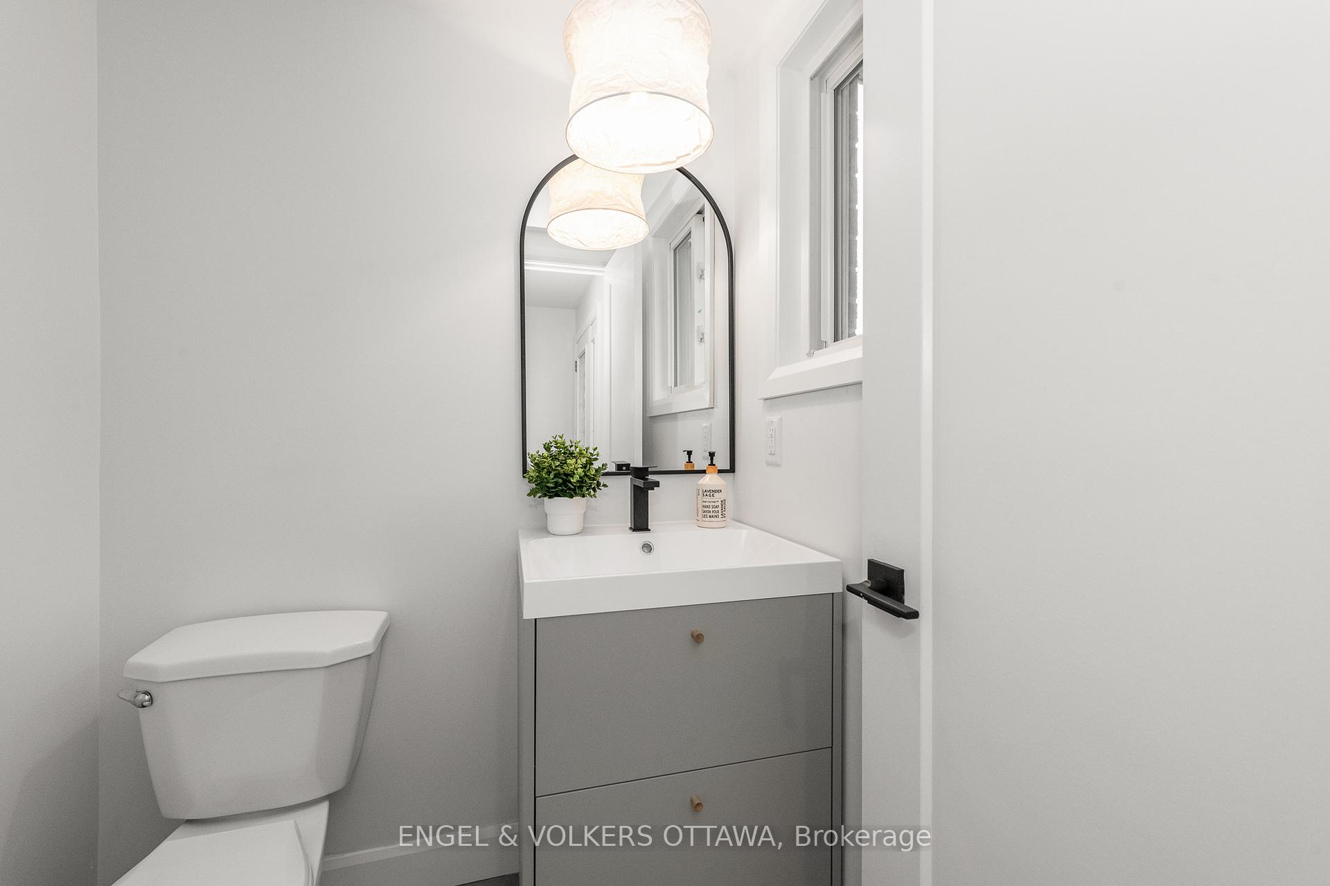 Photo 8 of 39 Benlark Road, Ottawa, Barrhaven - On the Green — HOMEH