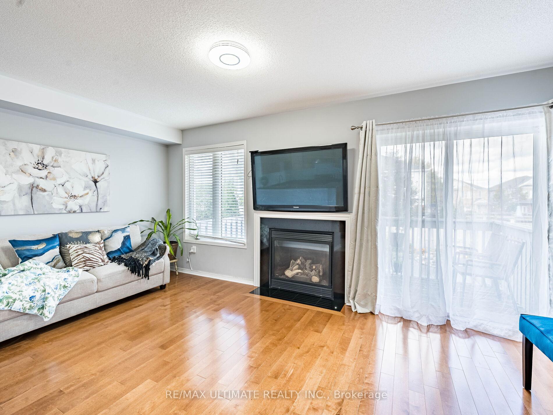 Photo 15 of 43 Tozer Crescent, Ajax, Northwest Ajax — HOMEH