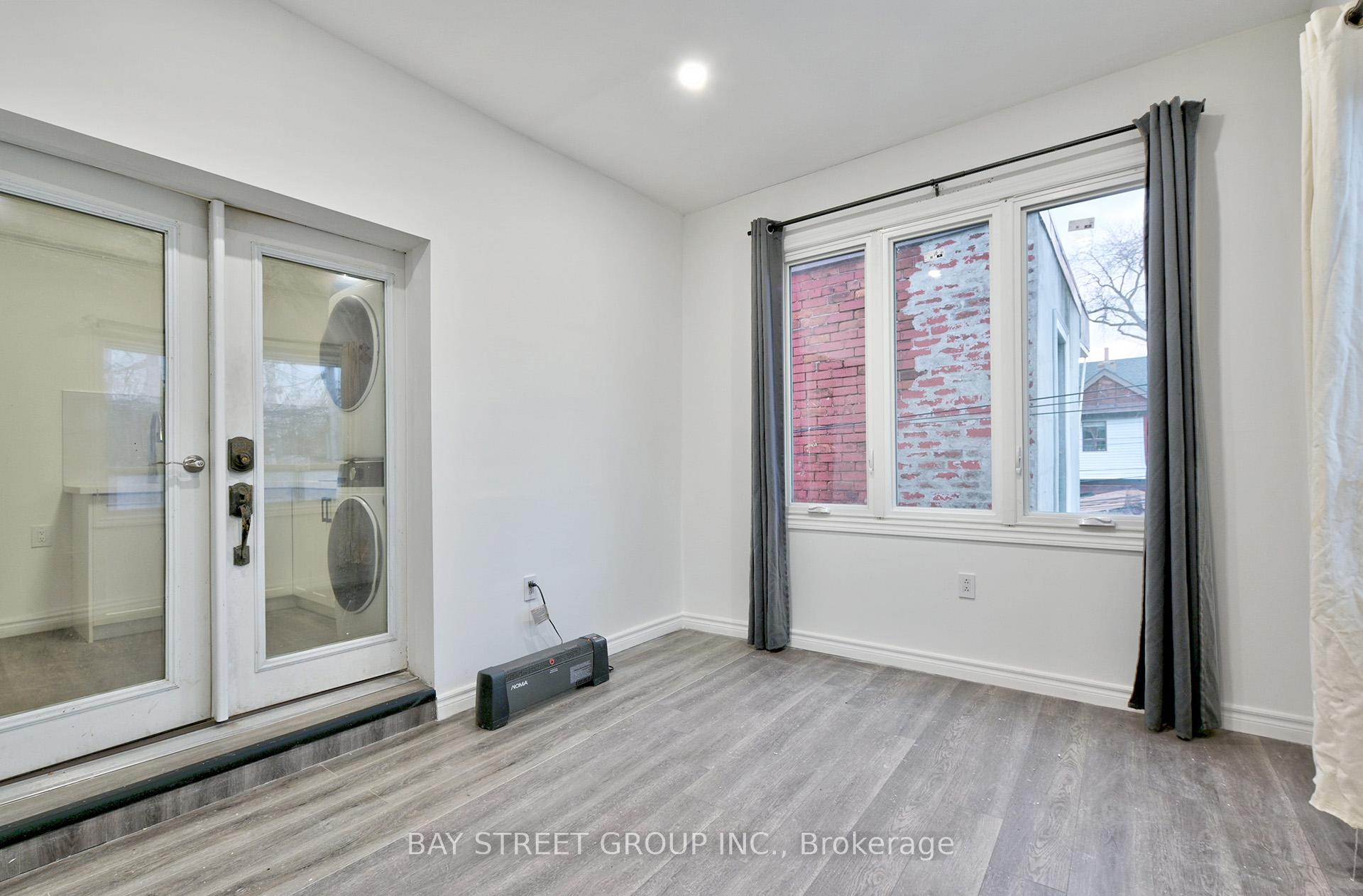 Photo 3 of Unit Upper, 1246 College Avenue, Toronto, Dufferin Grove — HOMEH