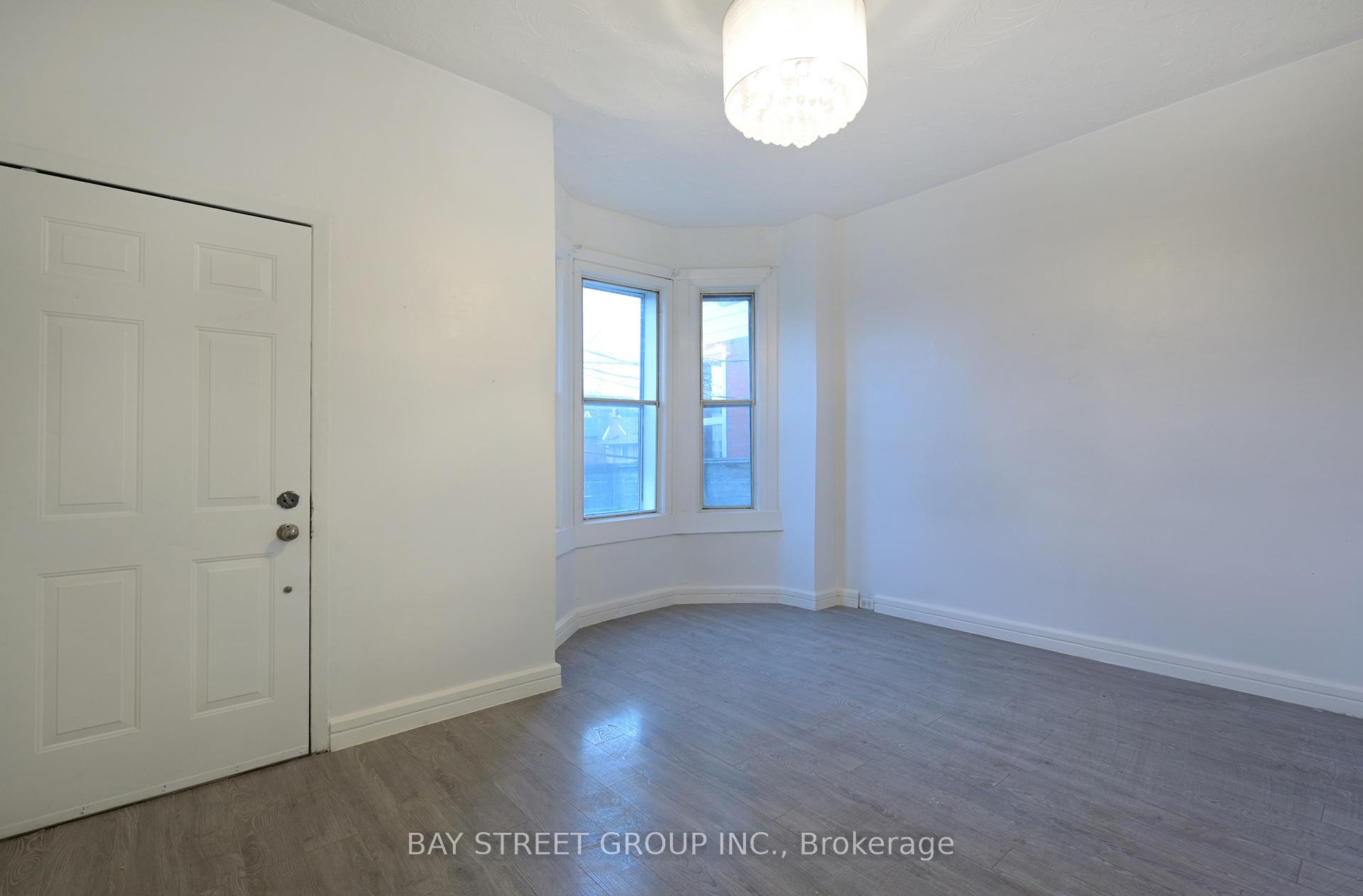 Photo 2 of Unit Upper, 1246 College Avenue, Toronto, Dufferin Grove — HOMEH