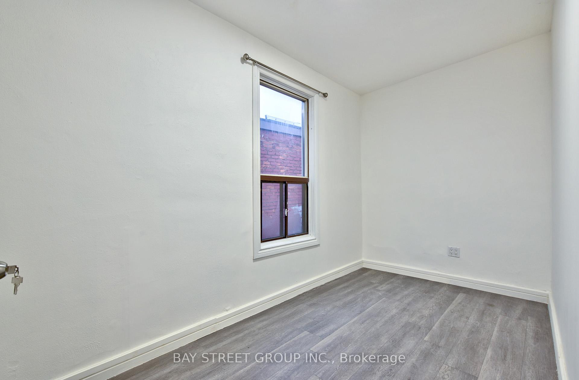 Photo 9 of Unit Upper, 1246 College Avenue, Toronto, Dufferin Grove — HOMEH
