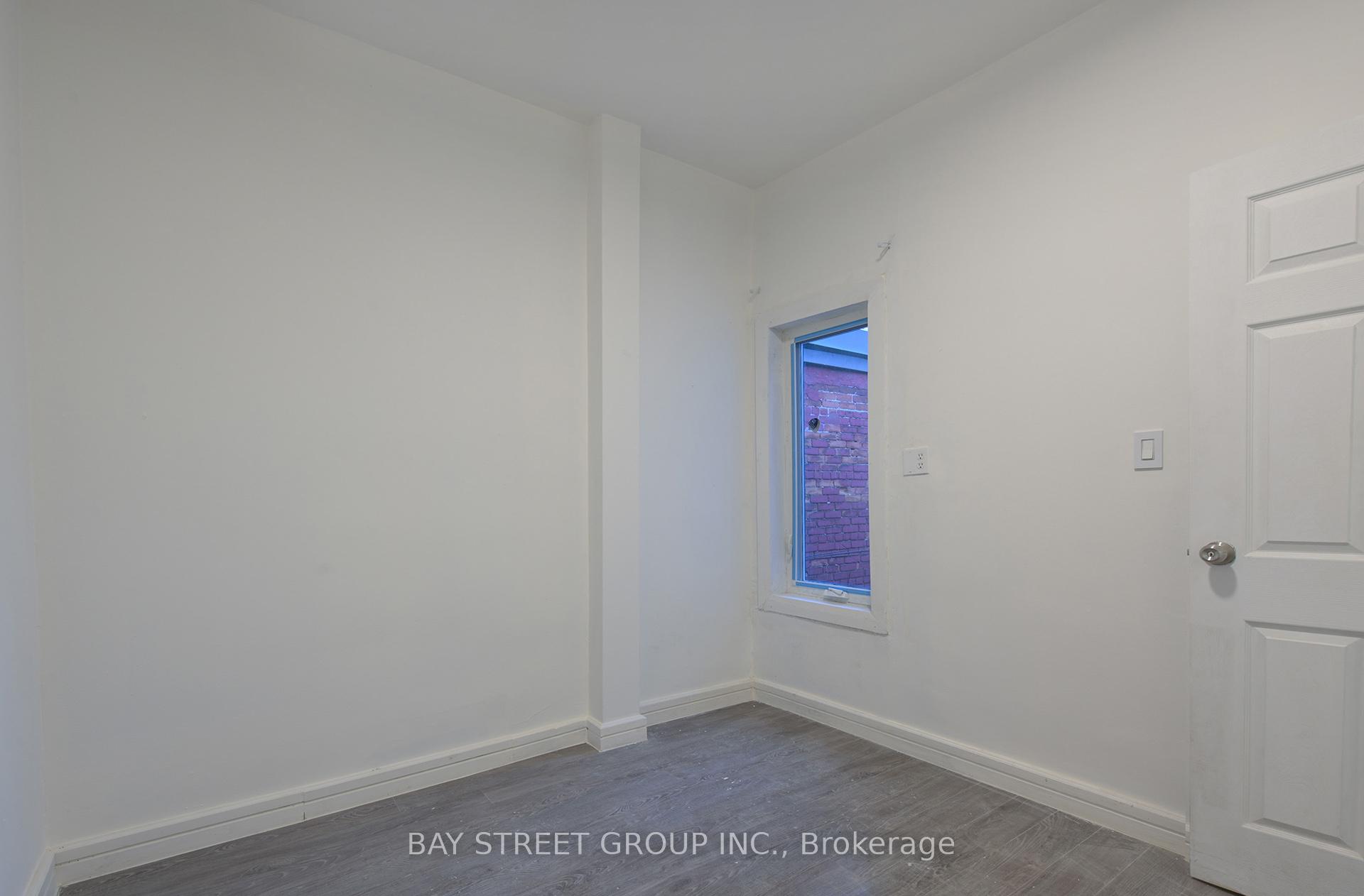 Photo 4 of Unit Upper, 1246 College Avenue, Toronto, Dufferin Grove — HOMEH