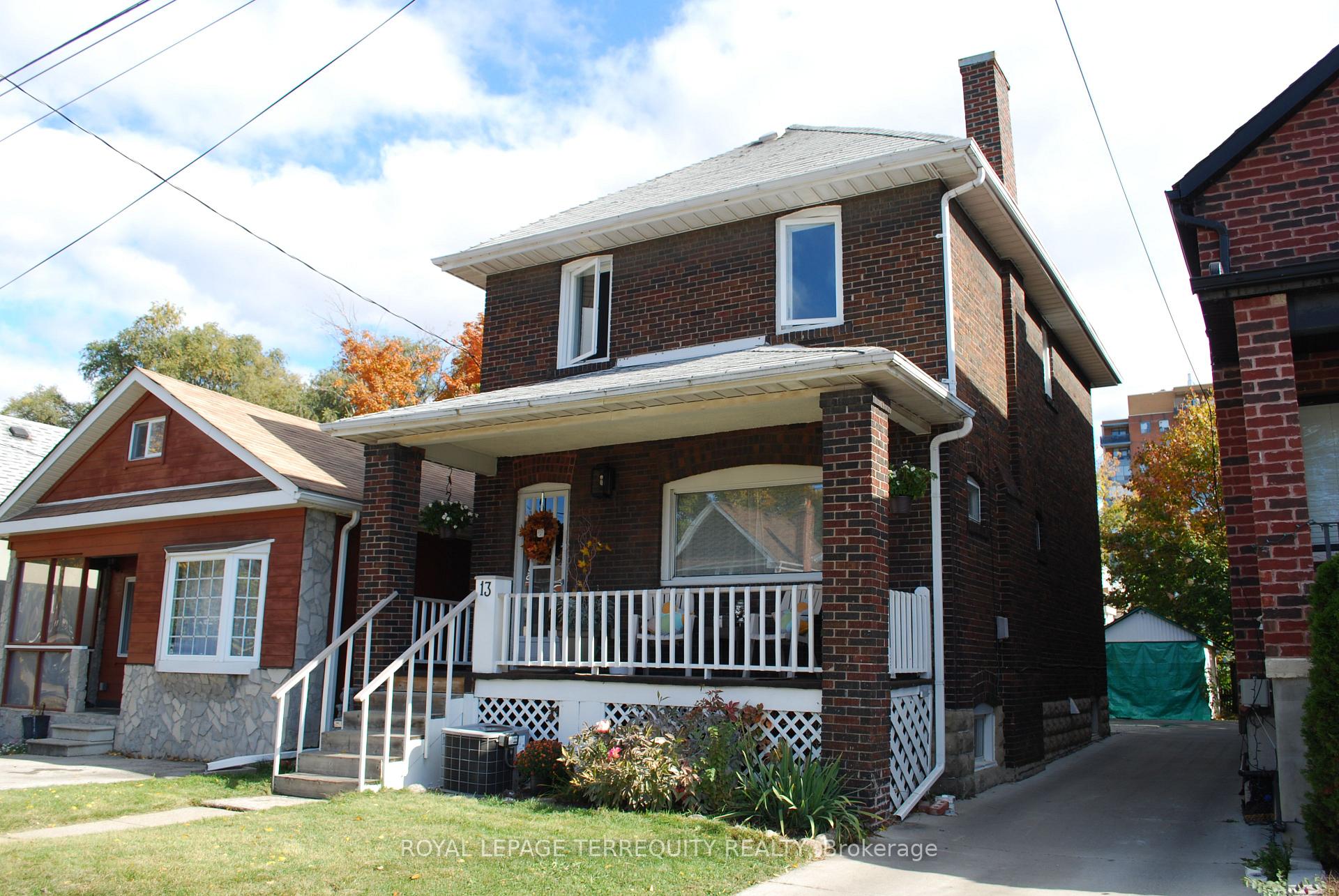 Photo 2 of 13 Fourteenth Street, Etobicoke, New Toronto — HOMEH