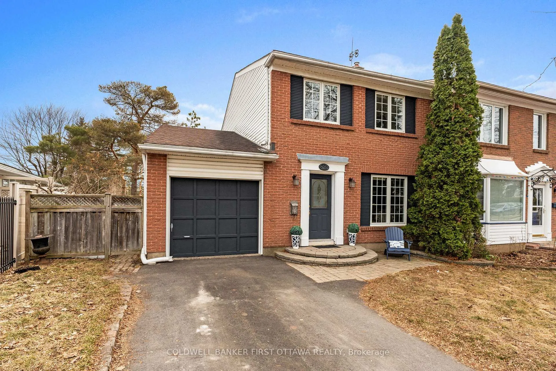 Photo 2 of 823 Eastvale Drive, Ottawa, Beacon Hill North — HOMEH