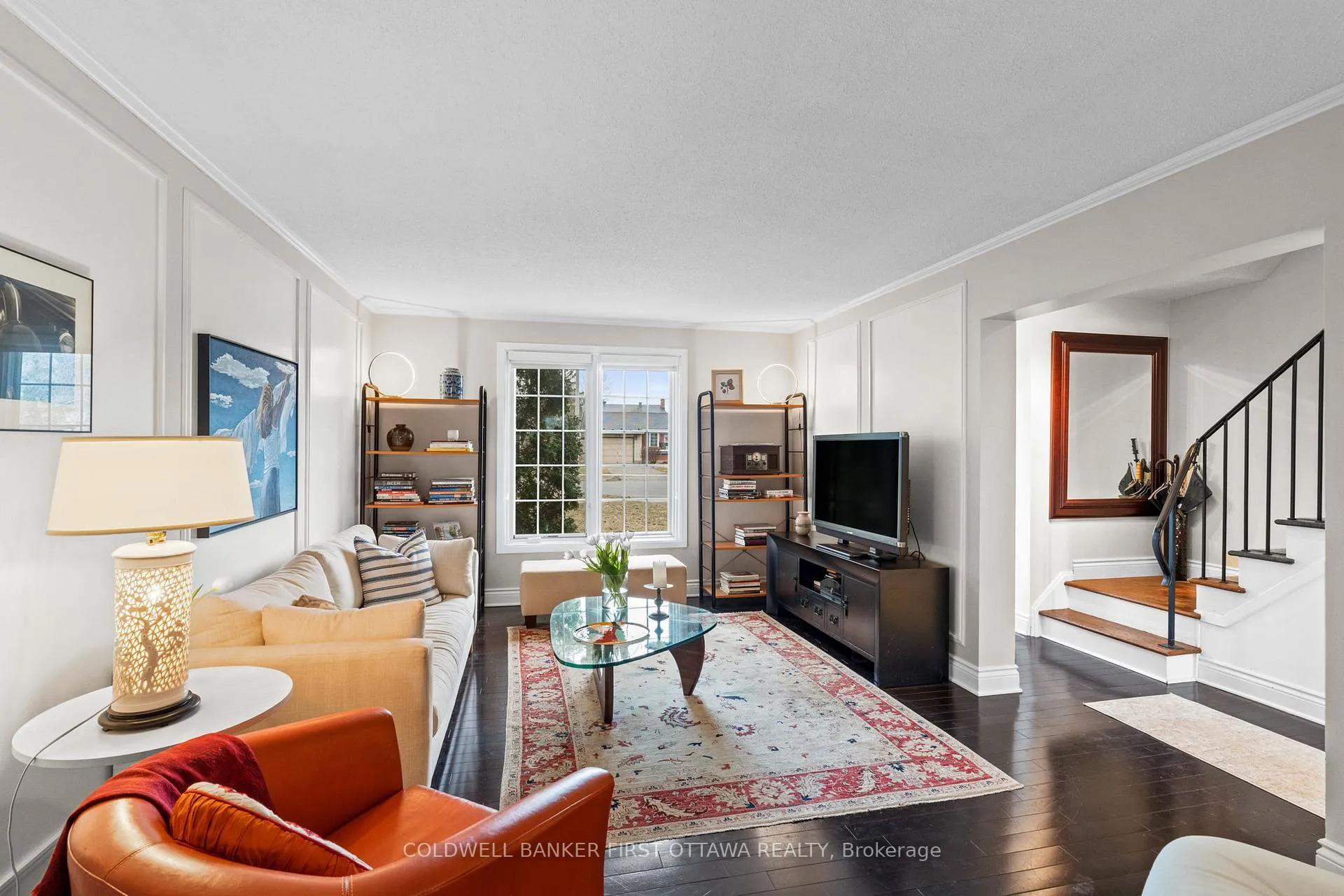 Photo 5 of 823 Eastvale Drive, Ottawa, Beacon Hill North — HOMEH