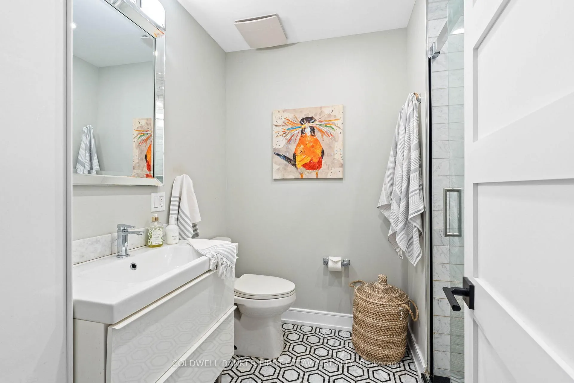 Photo 20 of 823 Eastvale Drive, Ottawa, Beacon Hill North — HOMEH