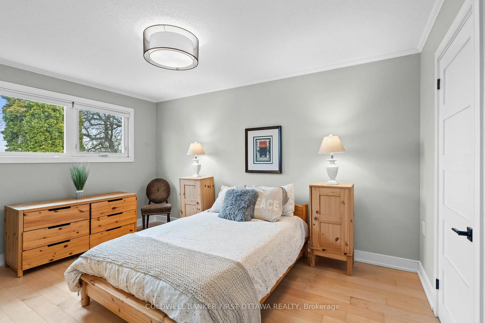 Photo 21 of 823 Eastvale Drive, Ottawa, Beacon Hill North — HOMEH