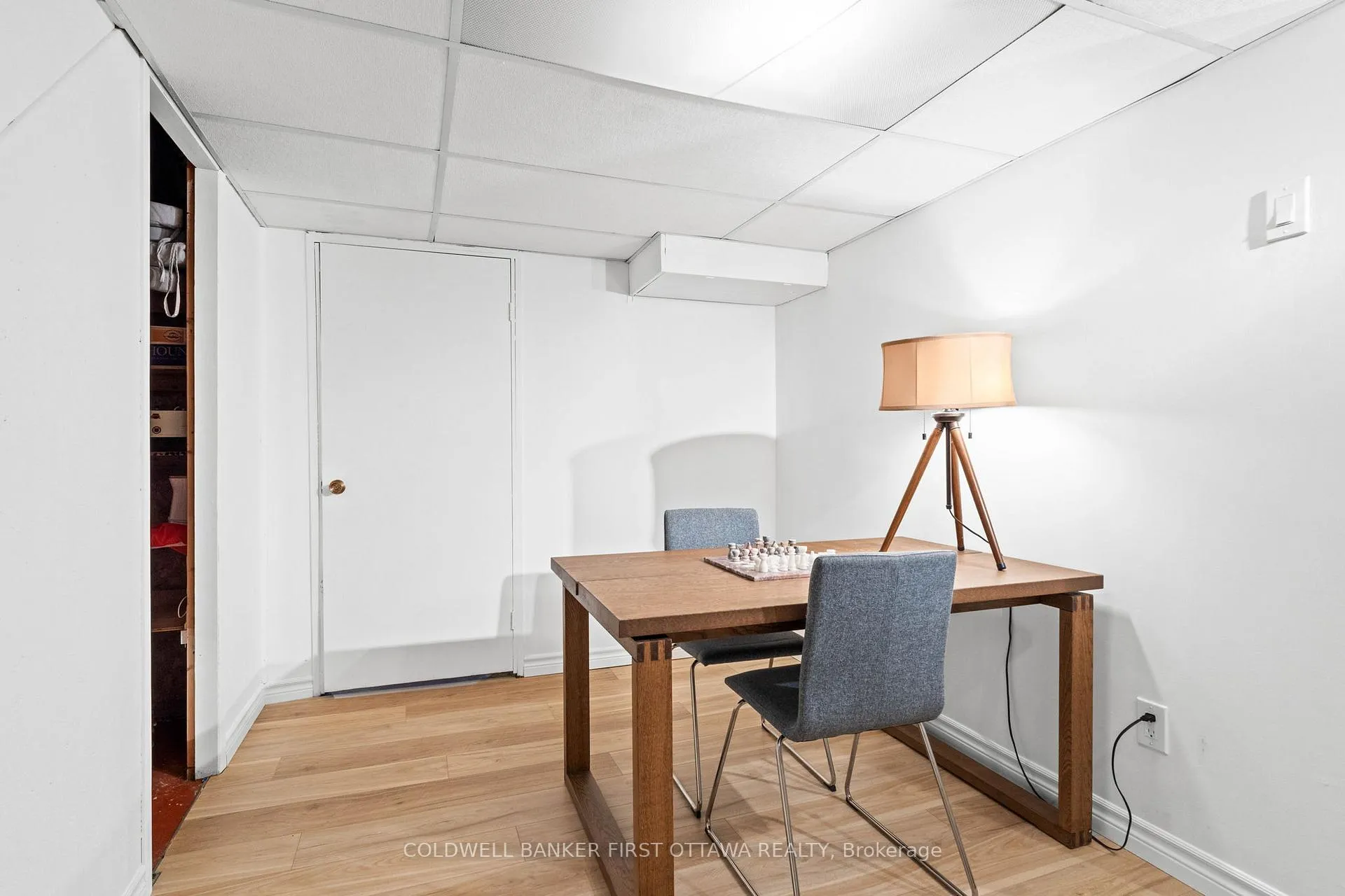 Photo 25 of 823 Eastvale Drive, Ottawa, Beacon Hill North — HOMEH