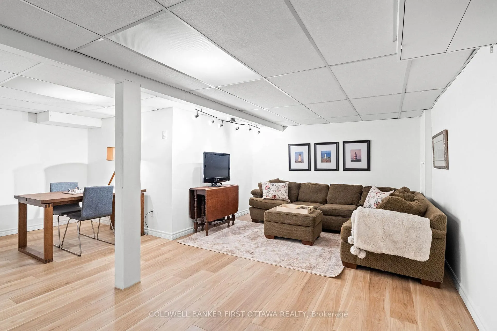Photo 26 of 823 Eastvale Drive, Ottawa, Beacon Hill North — HOMEH