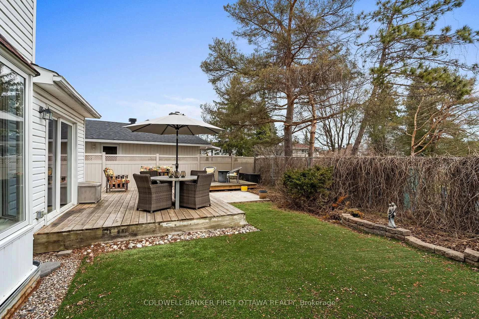 Photo 29 of 823 Eastvale Drive, Ottawa, Beacon Hill North — HOMEH