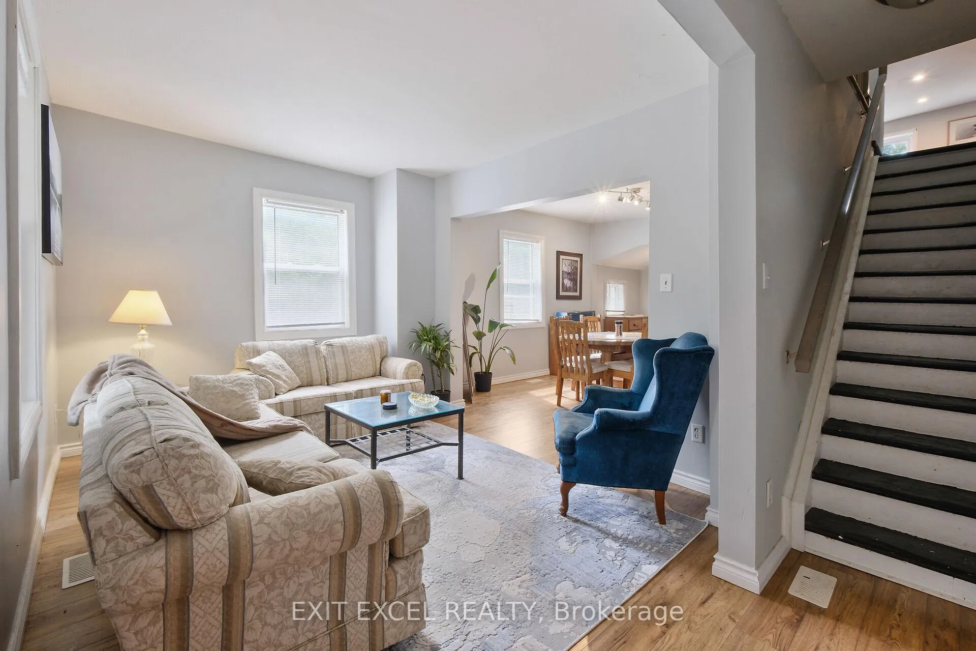 Photo 5 of 82 McLachlin Street N, Arnprior — HOMEH