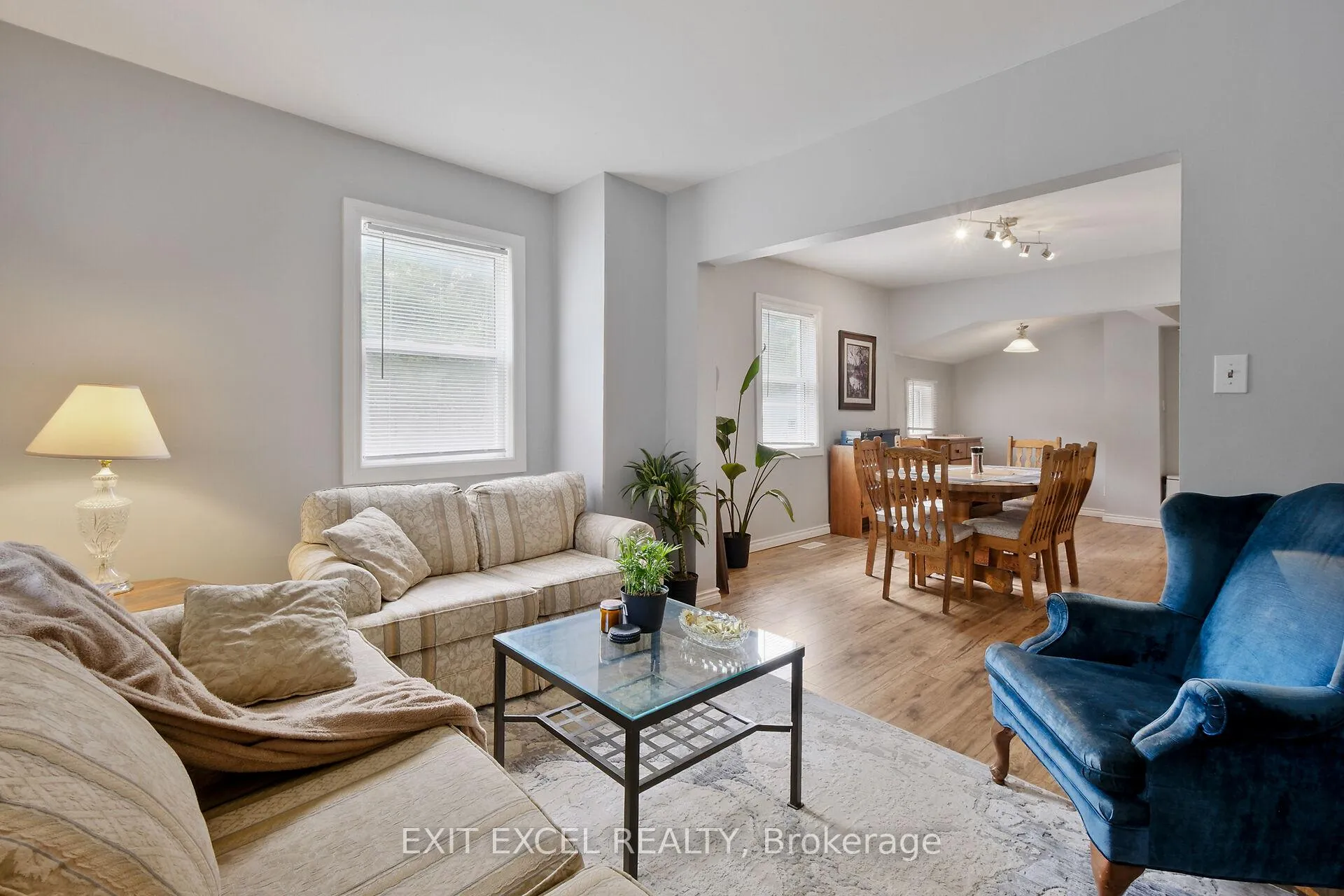 Photo 6 of 82 McLachlin Street N, Arnprior — HOMEH