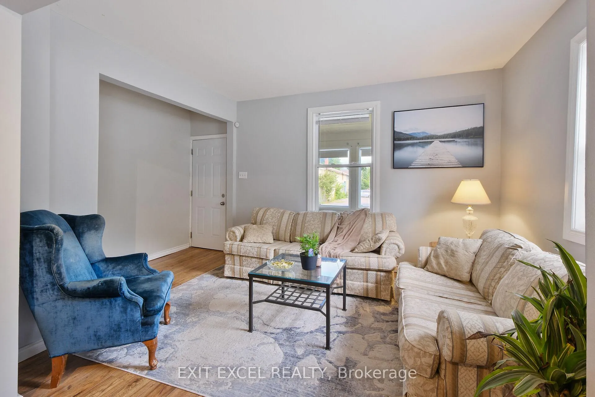 Photo 7 of 82 McLachlin Street N, Arnprior — HOMEH