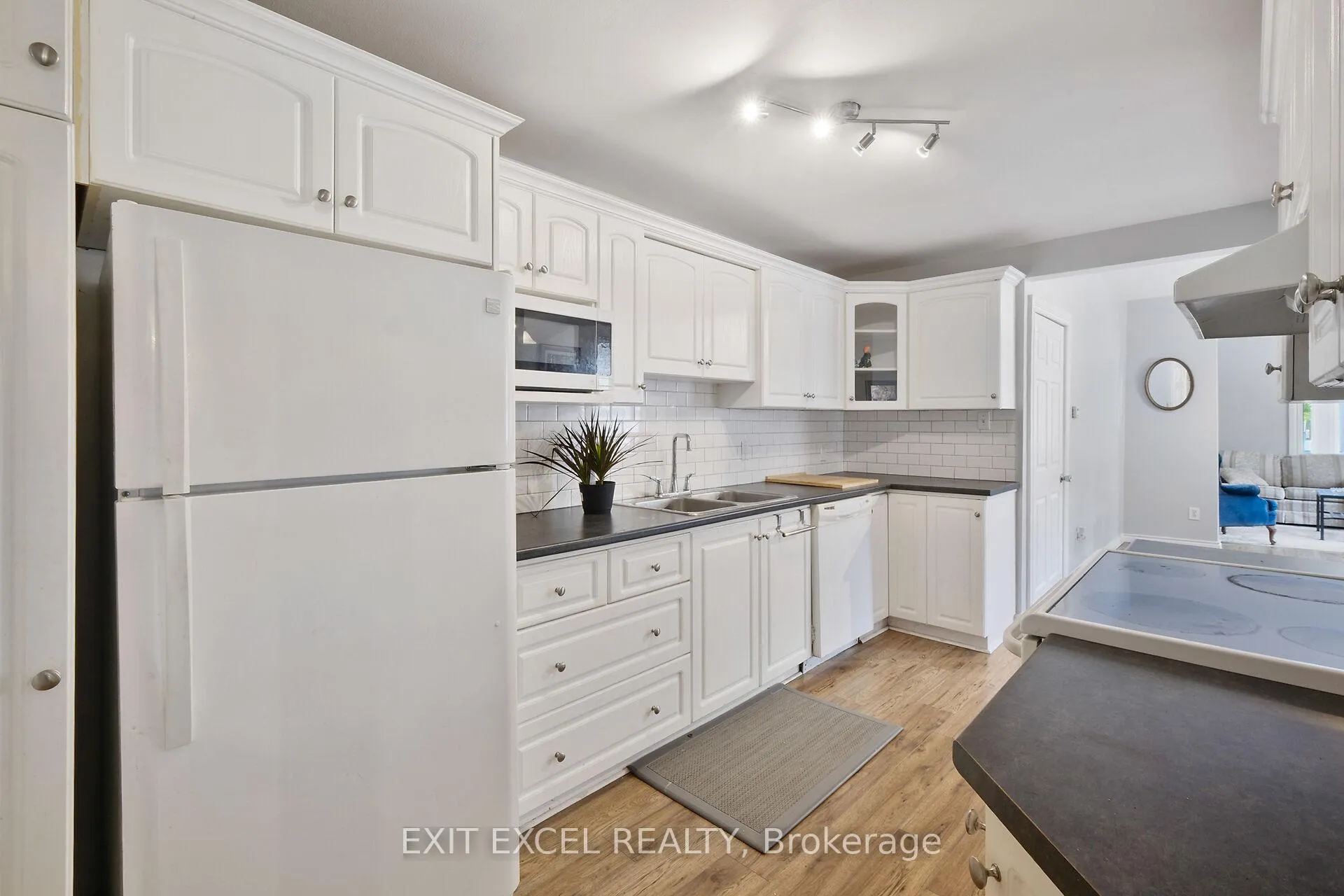 Photo 13 of 82 McLachlin Street N, Arnprior — HOMEH
