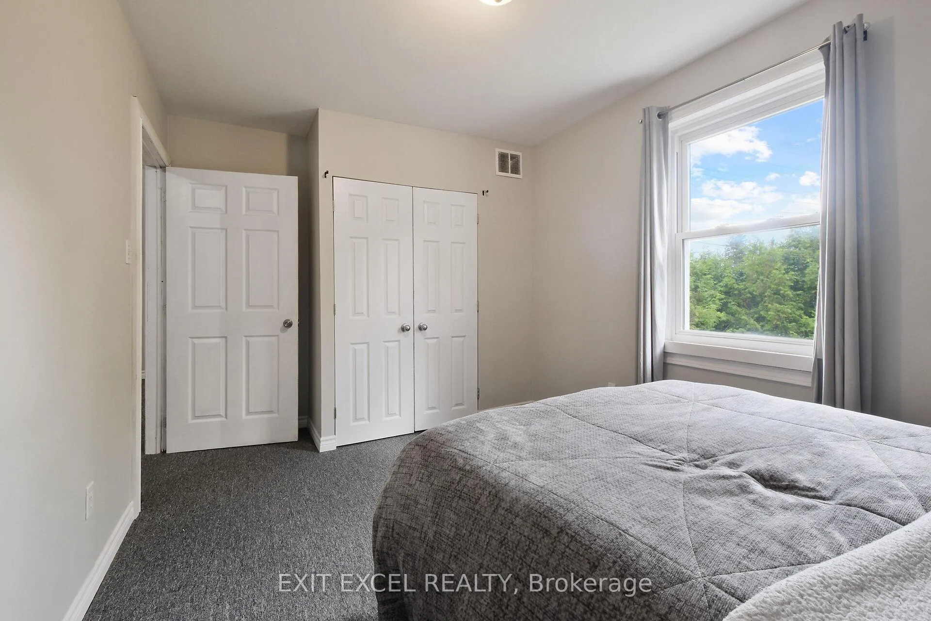 Photo 20 of 82 McLachlin Street N, Arnprior — HOMEH