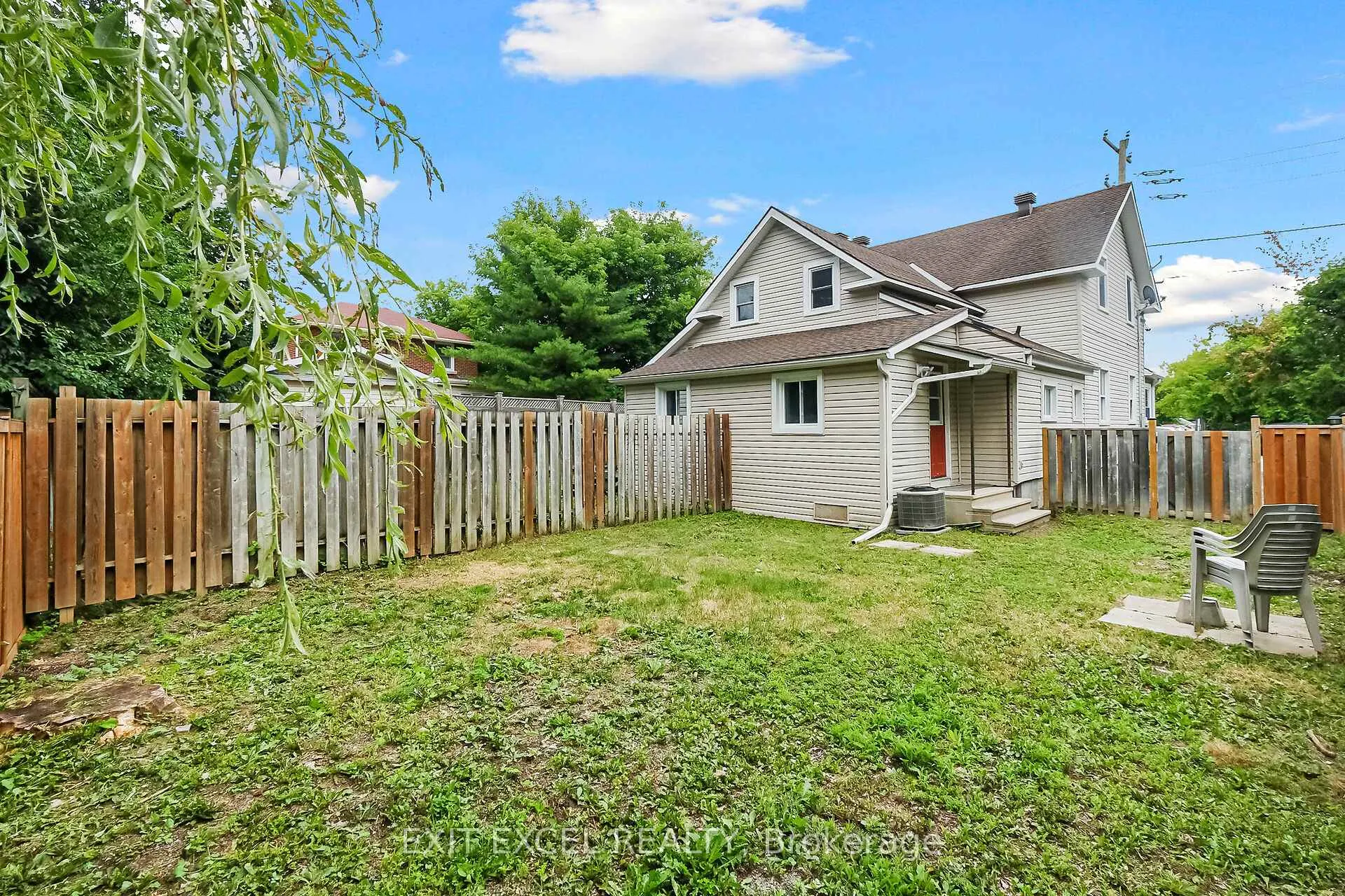 Photo 24 of 82 McLachlin Street N, Arnprior — HOMEH