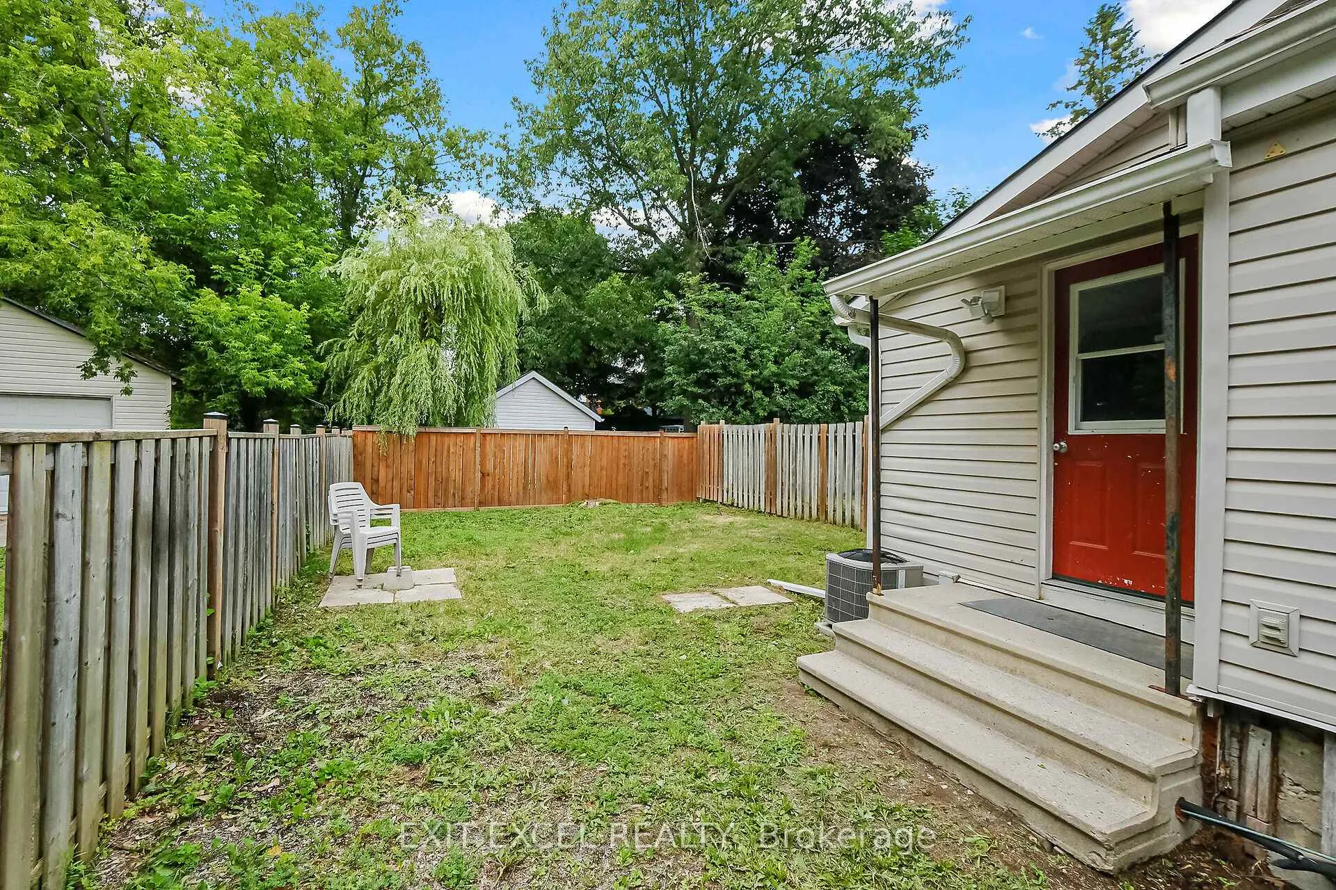 Photo 25 of 82 McLachlin Street N, Arnprior — HOMEH