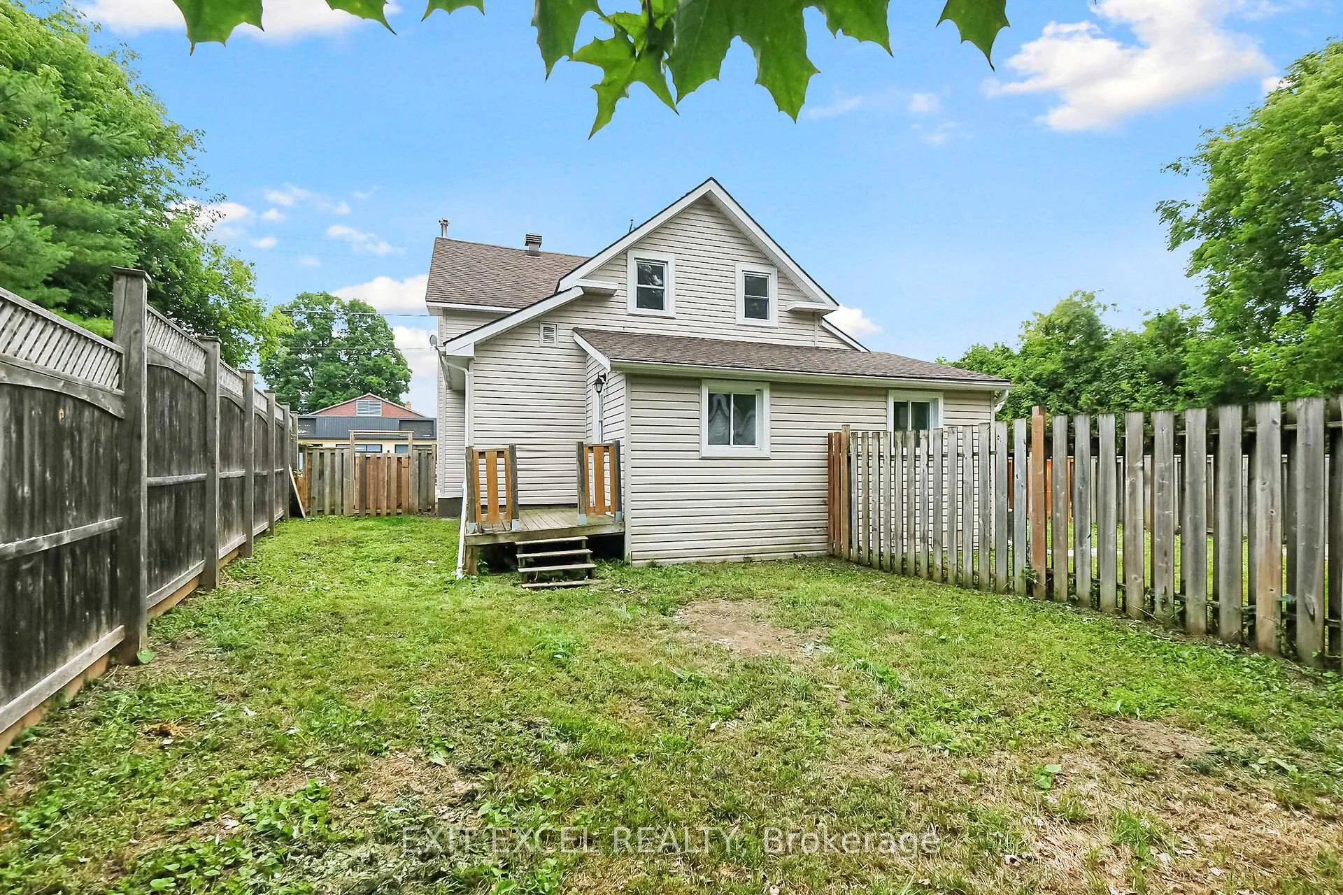 Photo 40 of 82 McLachlin Street N, Arnprior — HOMEH