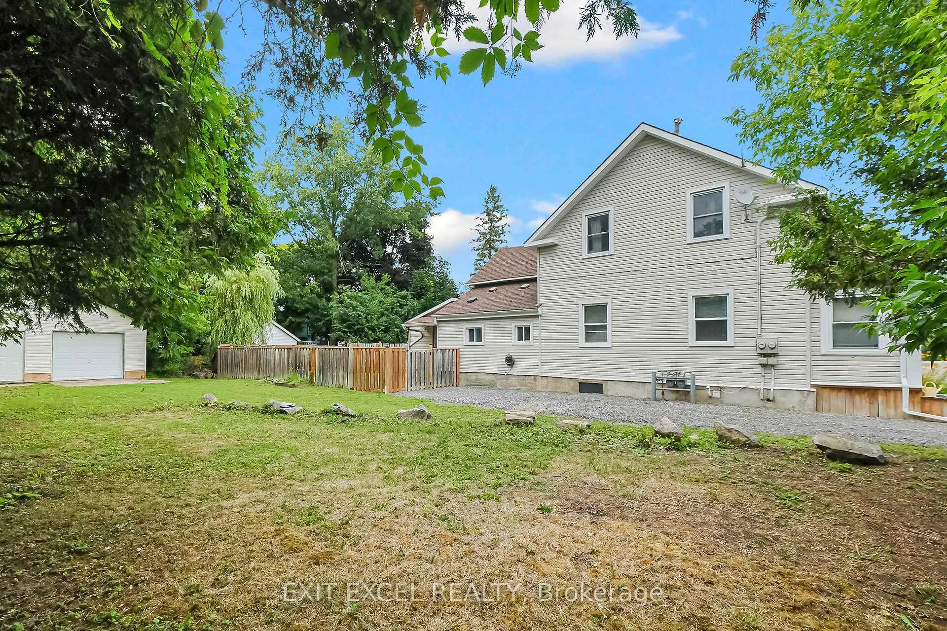 Photo 41 of 82 McLachlin Street N, Arnprior — HOMEH