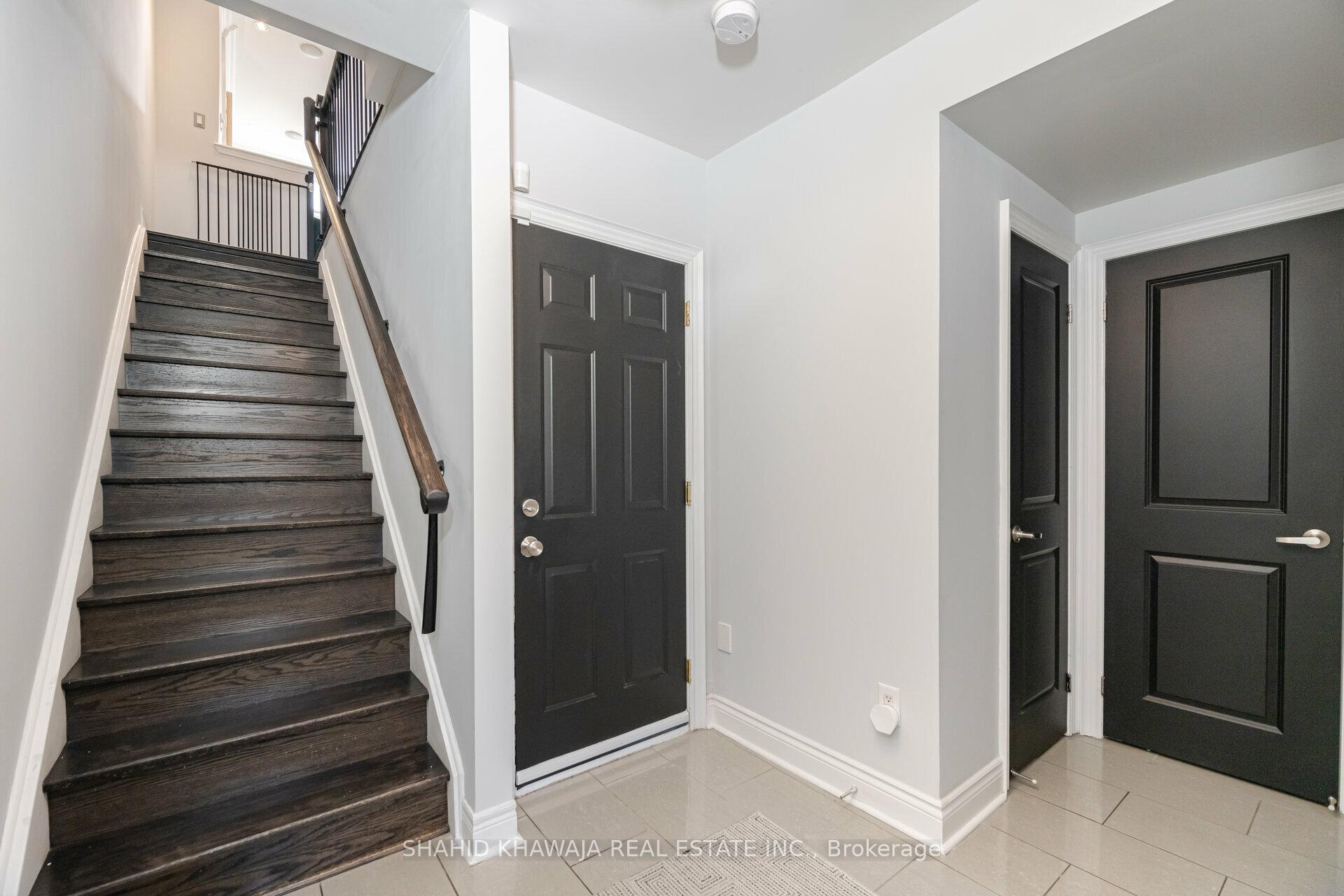 Photo 5 of 79 Ruby Lang Lane, Etobicoke, Mimico — HOMEH