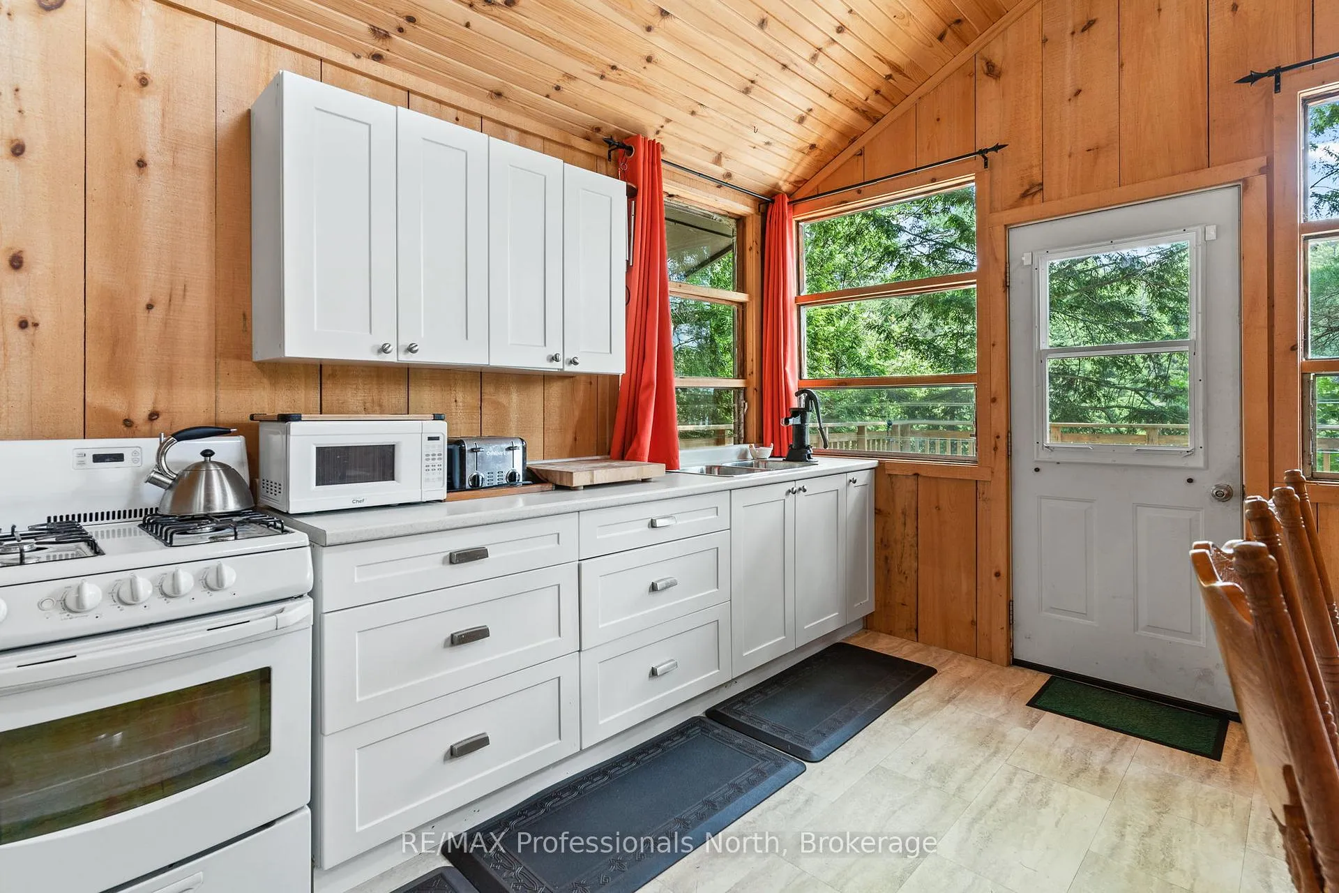 Photo 8 of 53437 Big Hawk Lake, Algonquin Highlands, Stanhope — HOMEH
