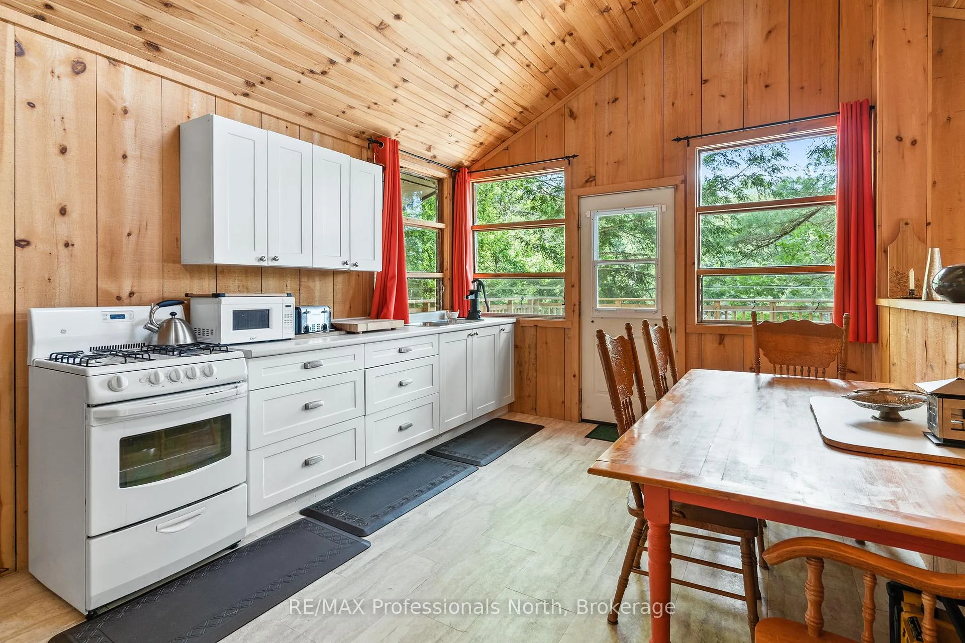 Photo 9 of 53437 Big Hawk Lake, Algonquin Highlands, Stanhope — HOMEH