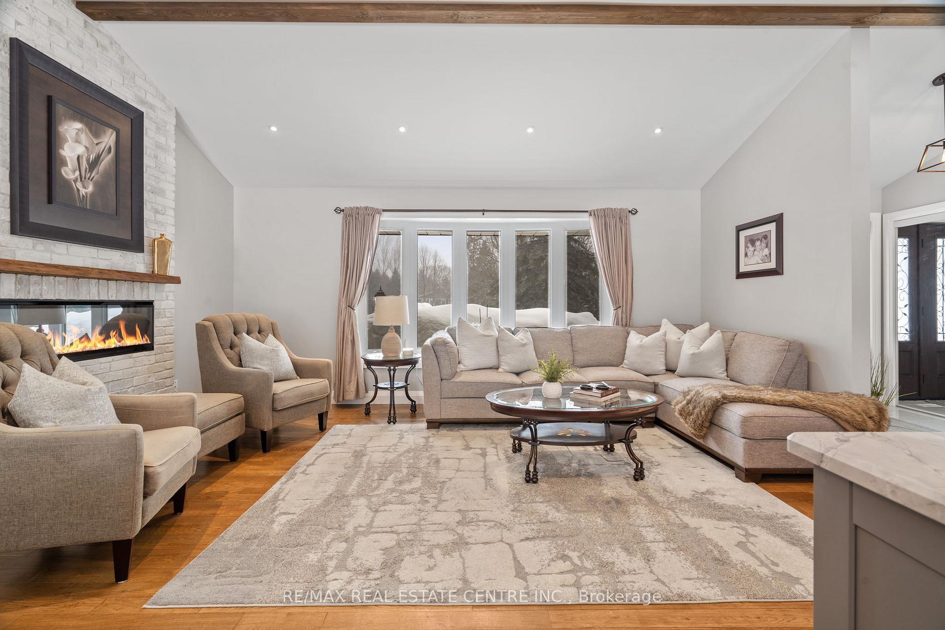 Photo 6 of 18 McKibbon Avenue, Amaranth, Rural Amaranth — HOMEH