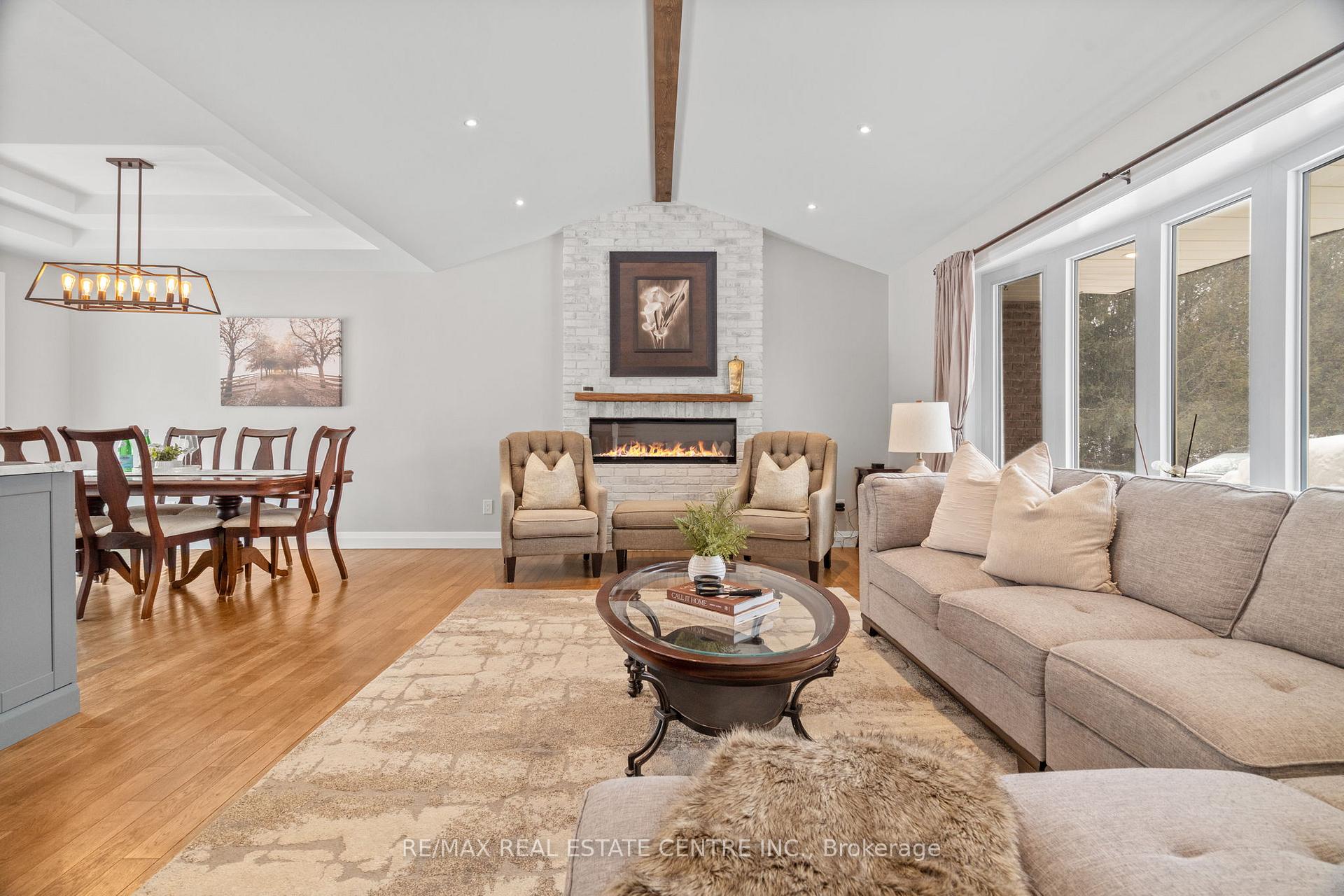 Photo 5 of 18 McKibbon Avenue, Amaranth, Rural Amaranth — HOMEH