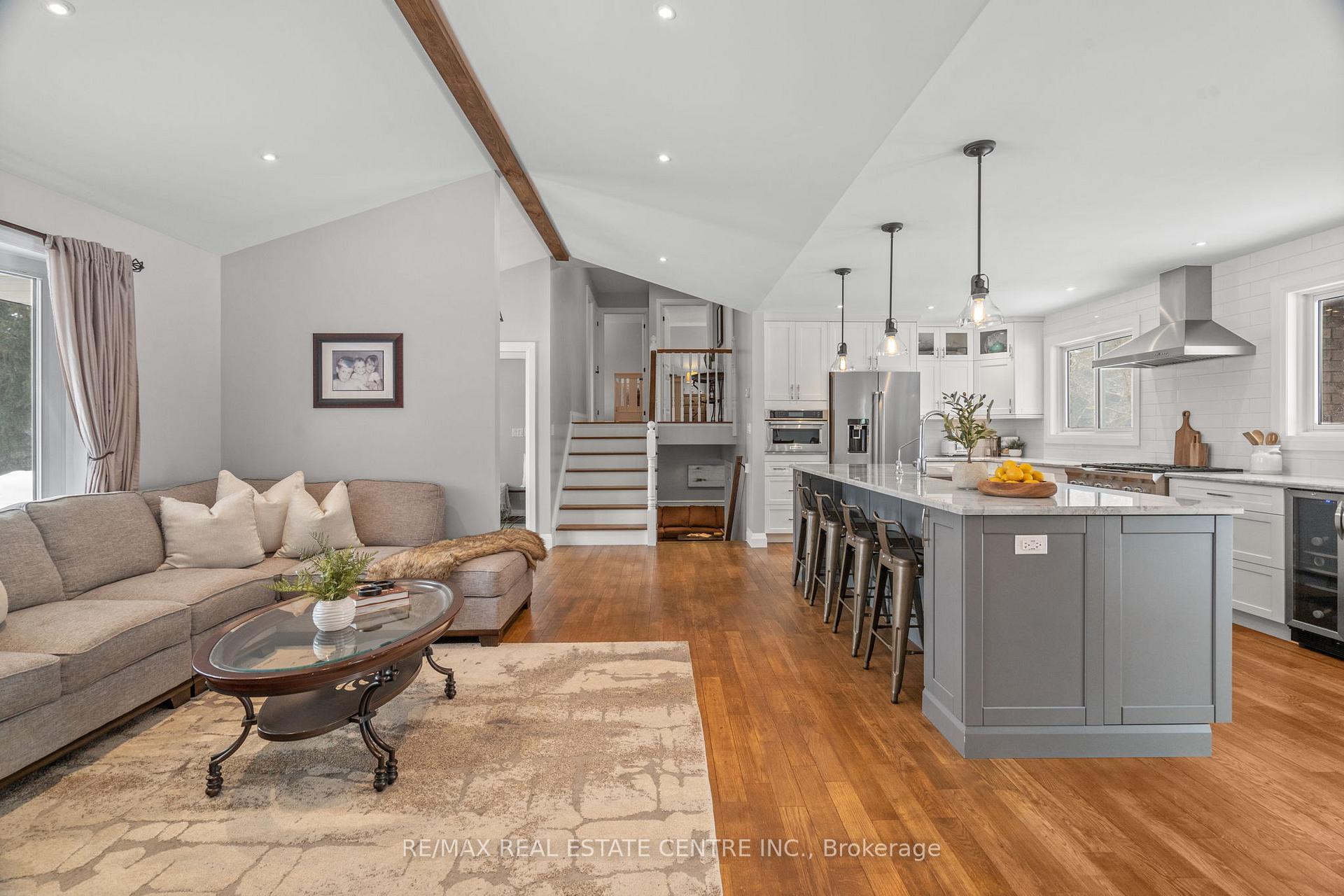 Photo 11 of 18 McKibbon Avenue, Amaranth, Rural Amaranth — HOMEH