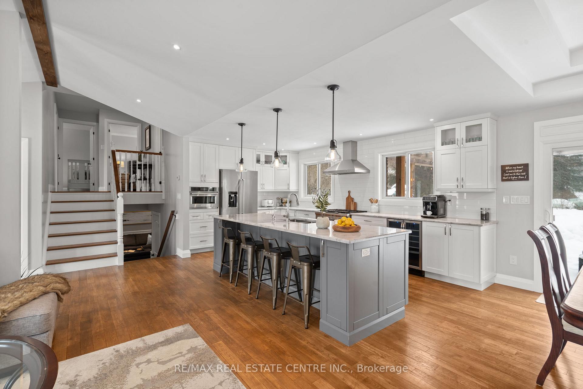 Photo 10 of 18 McKibbon Avenue, Amaranth, Rural Amaranth — HOMEH
