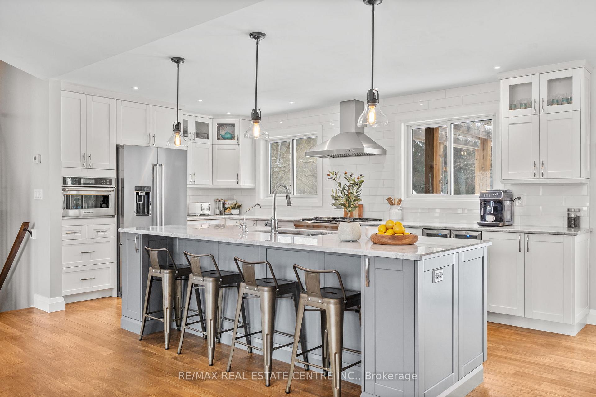 Photo 15 of 18 McKibbon Avenue, Amaranth, Rural Amaranth — HOMEH