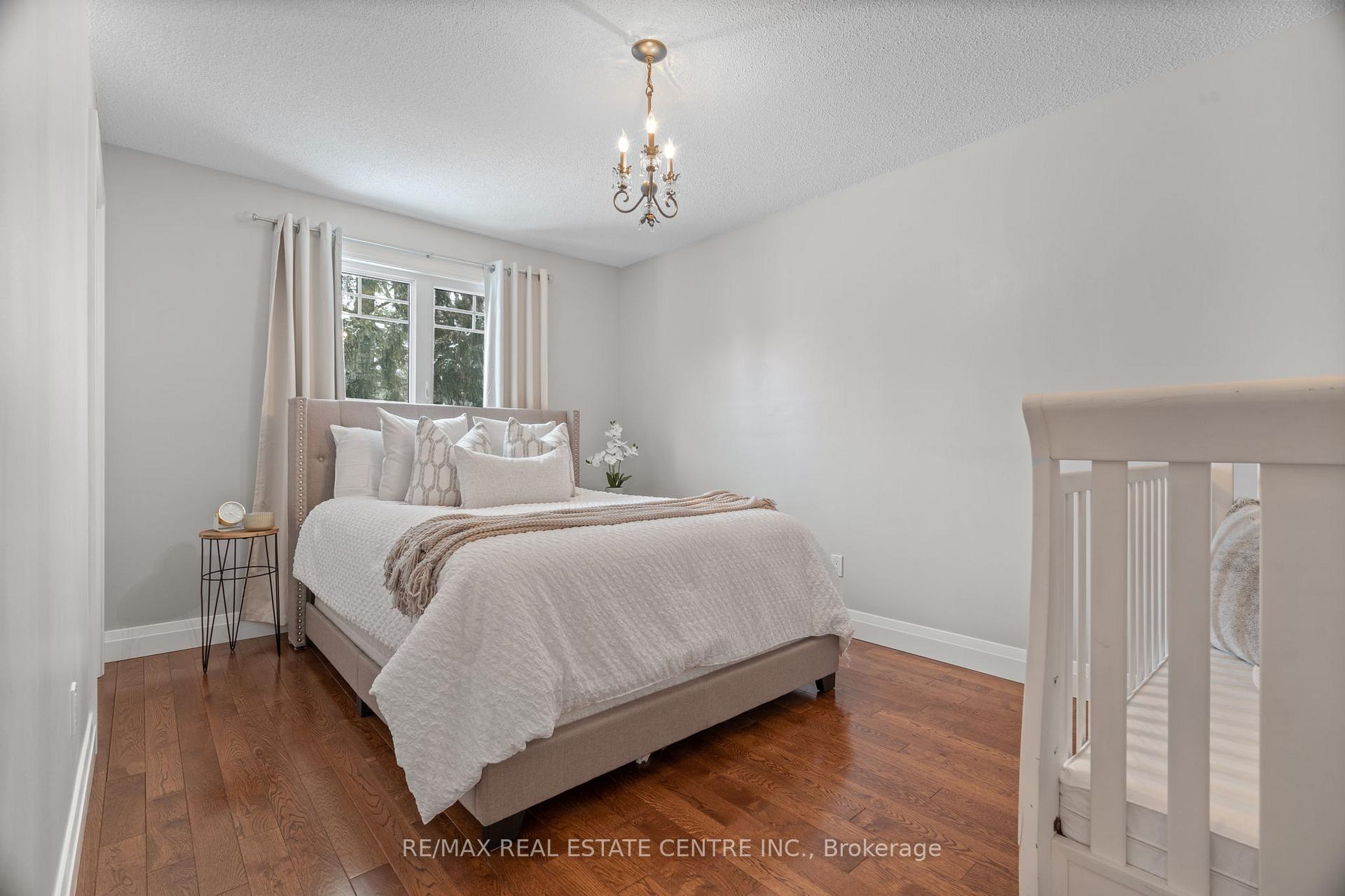 Photo 21 of 18 McKibbon Avenue, Amaranth, Rural Amaranth — HOMEH