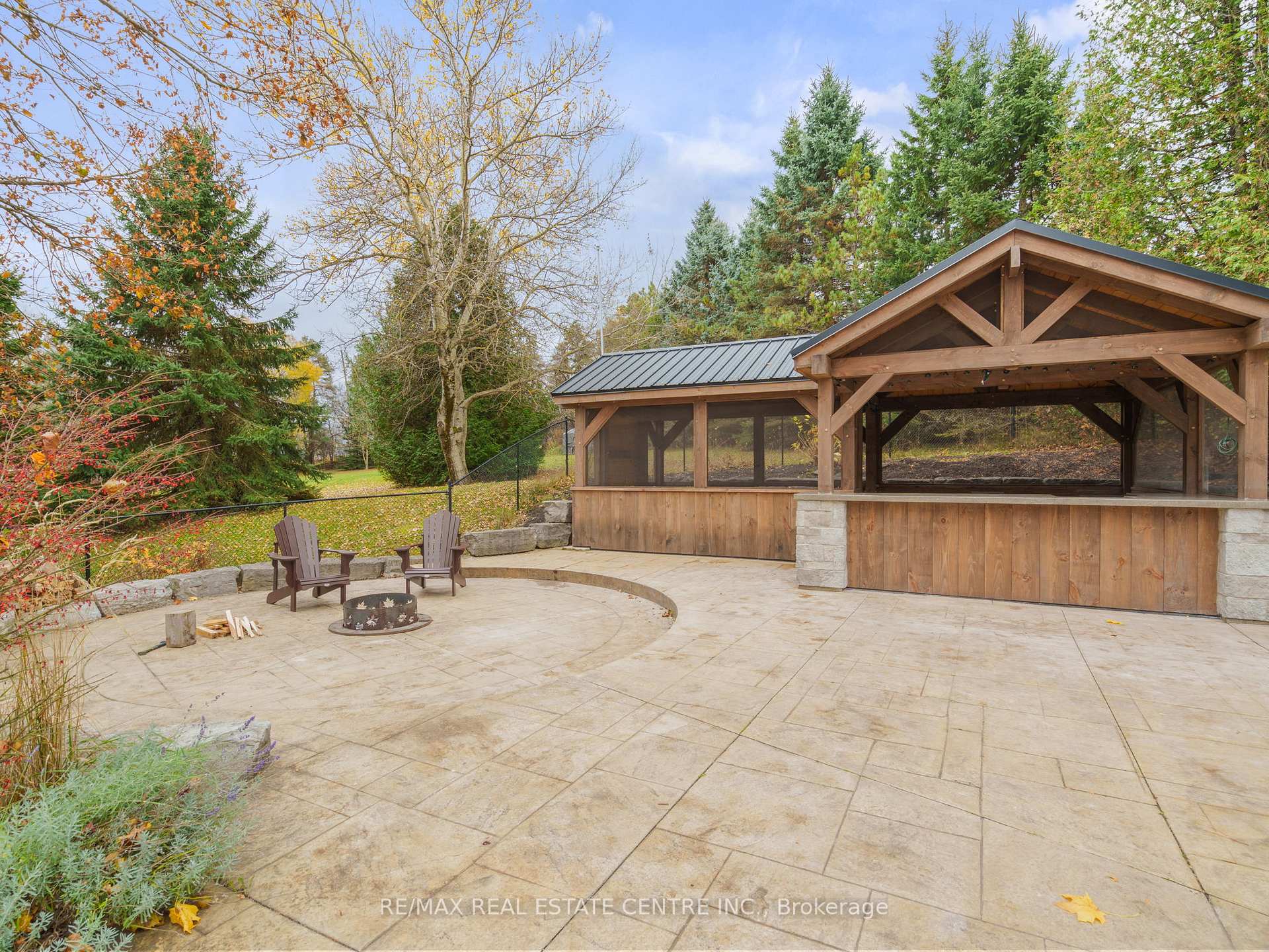 Photo 31 of 18 McKibbon Avenue, Amaranth, Rural Amaranth — HOMEH