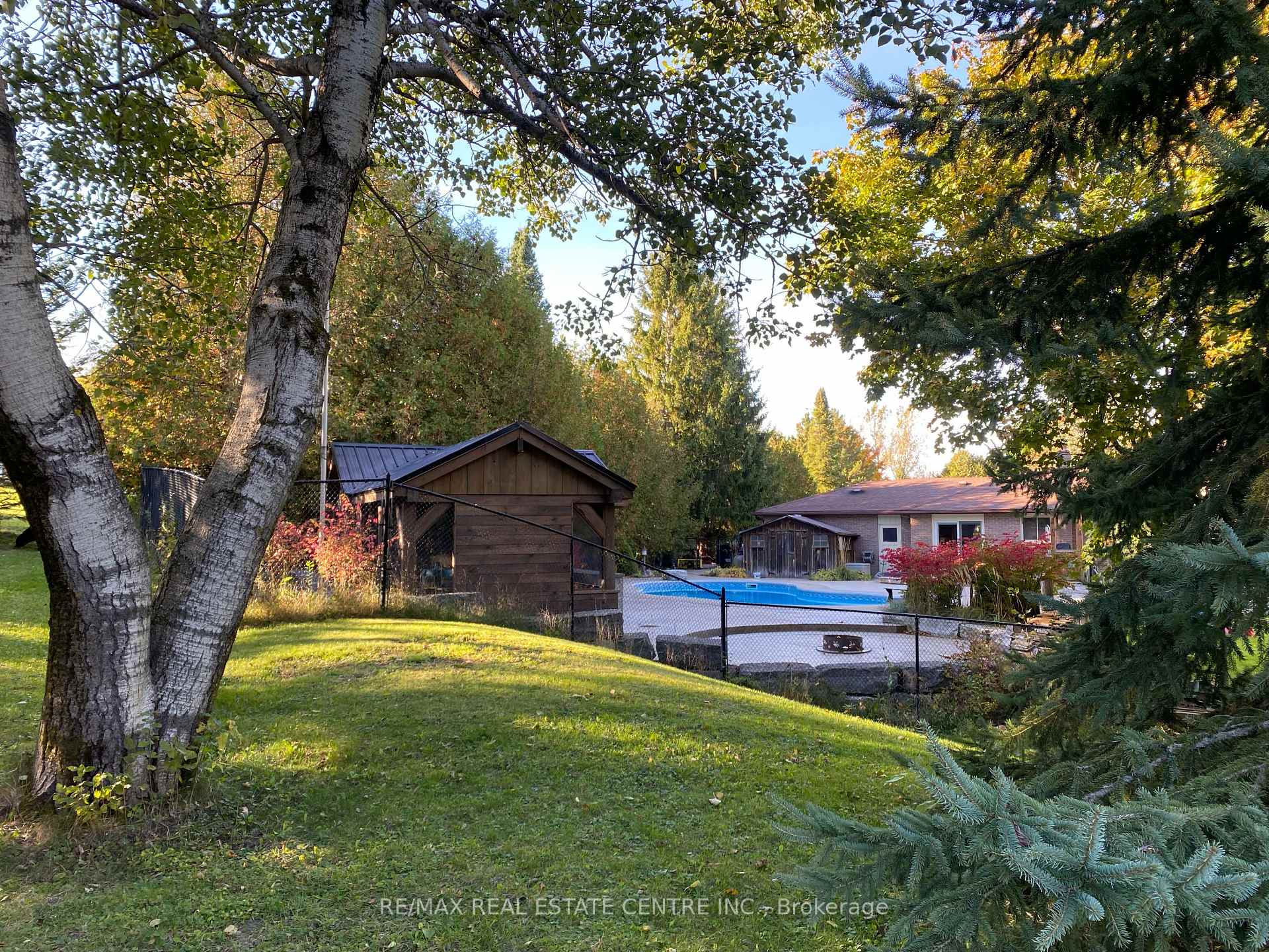 Photo 36 of 18 McKibbon Avenue, Amaranth, Rural Amaranth — HOMEH