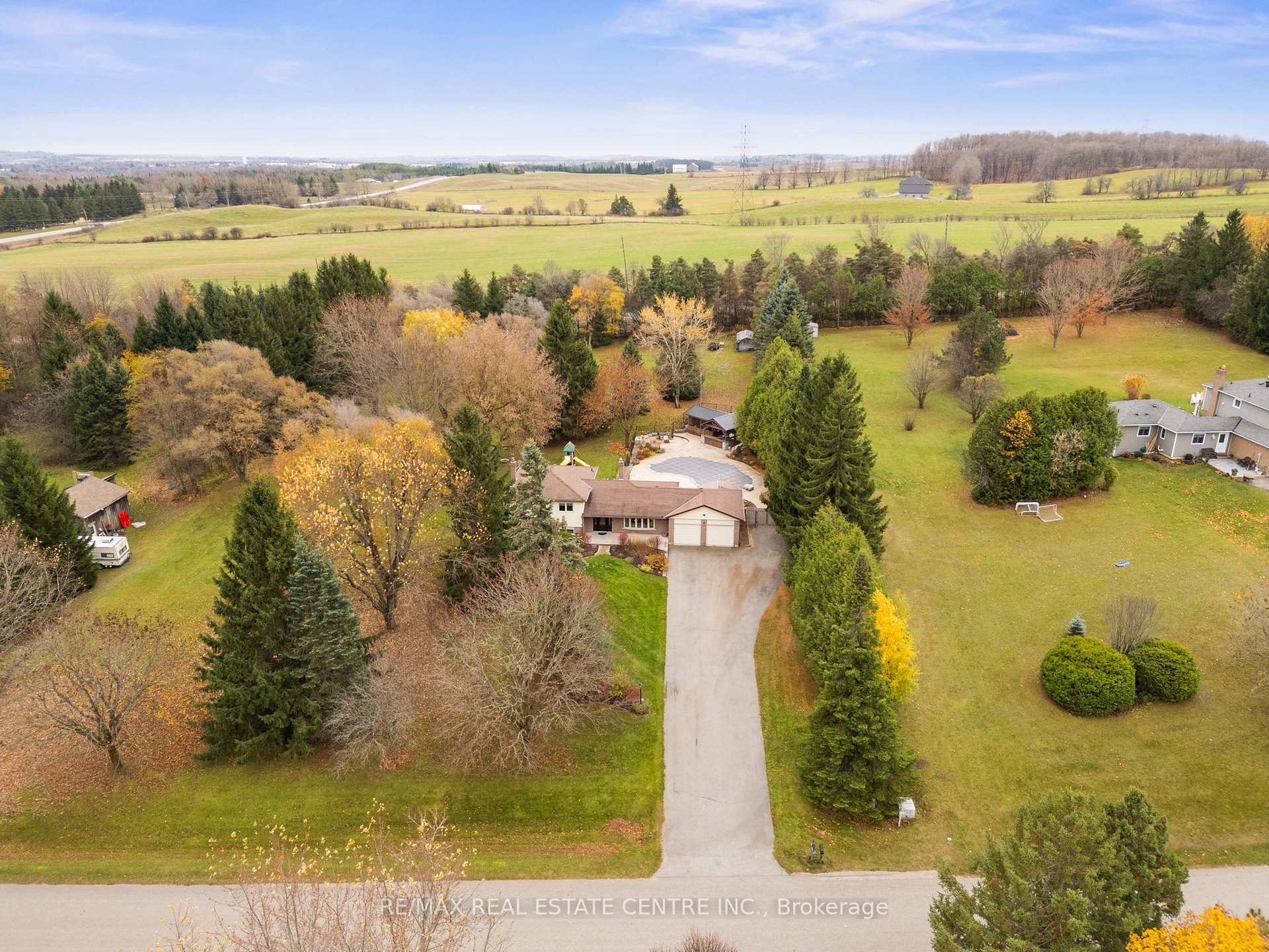 Photo 41 of 18 McKibbon Avenue, Amaranth, Rural Amaranth — HOMEH